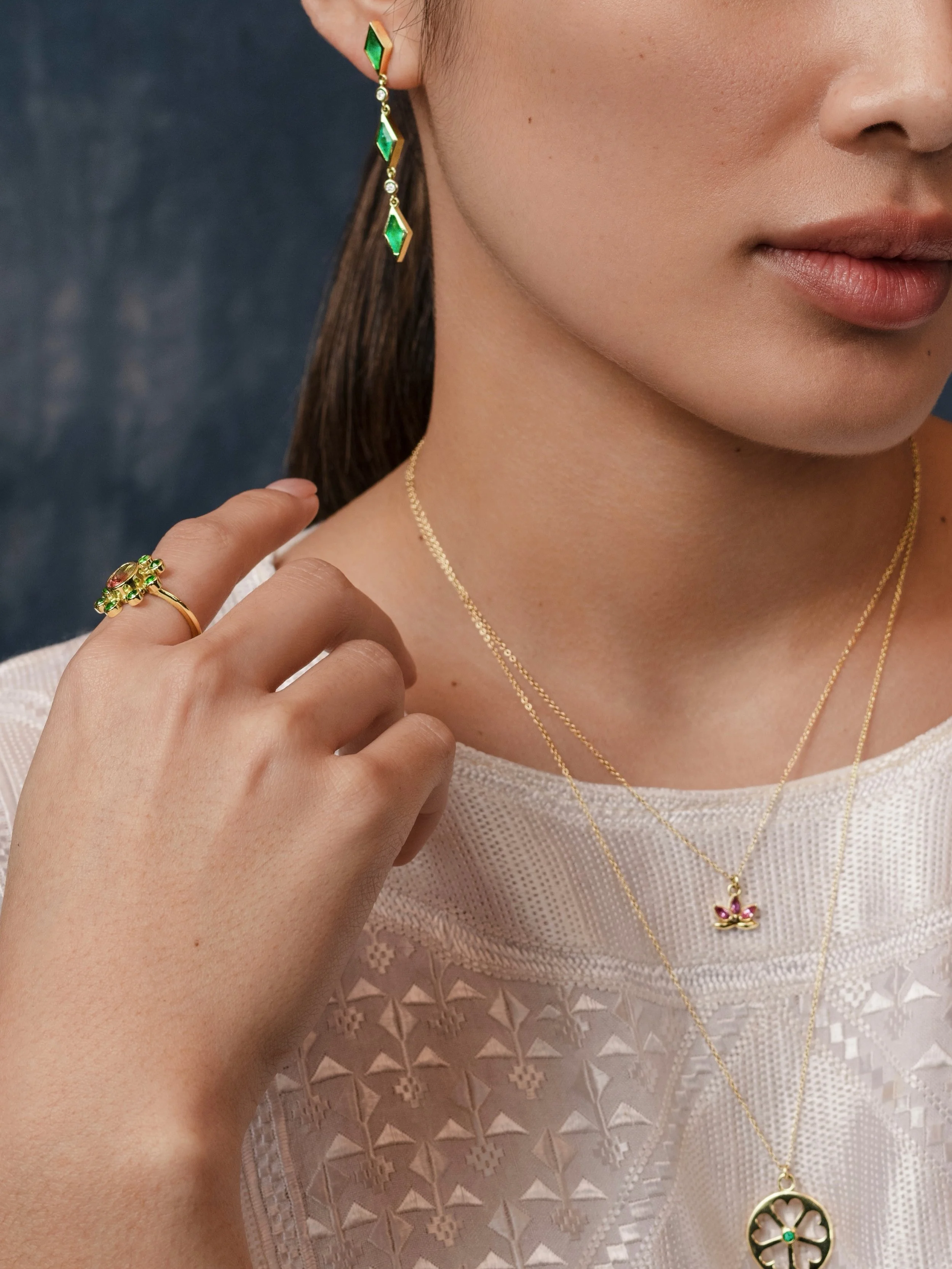Growing up, emeralds were my most favorite gemstone.💚 The vibrant green just called to my heart. After learning that the heart chakra vibrates green, it made so much intuitive sense. These are some of our favorite emeralds for you lucky May babies. 