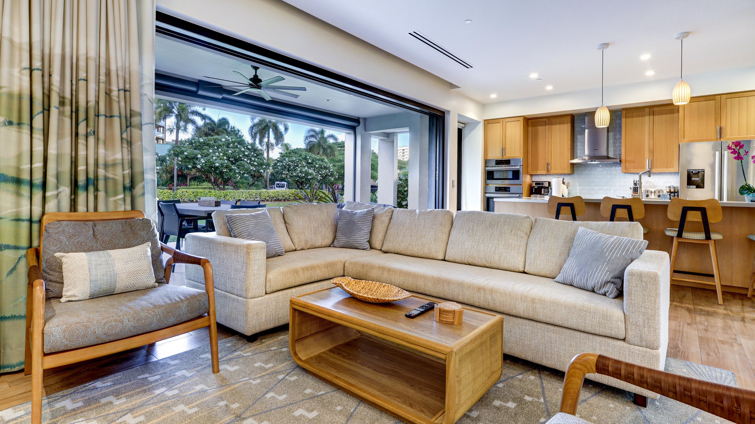 F_living room 2.jpeg