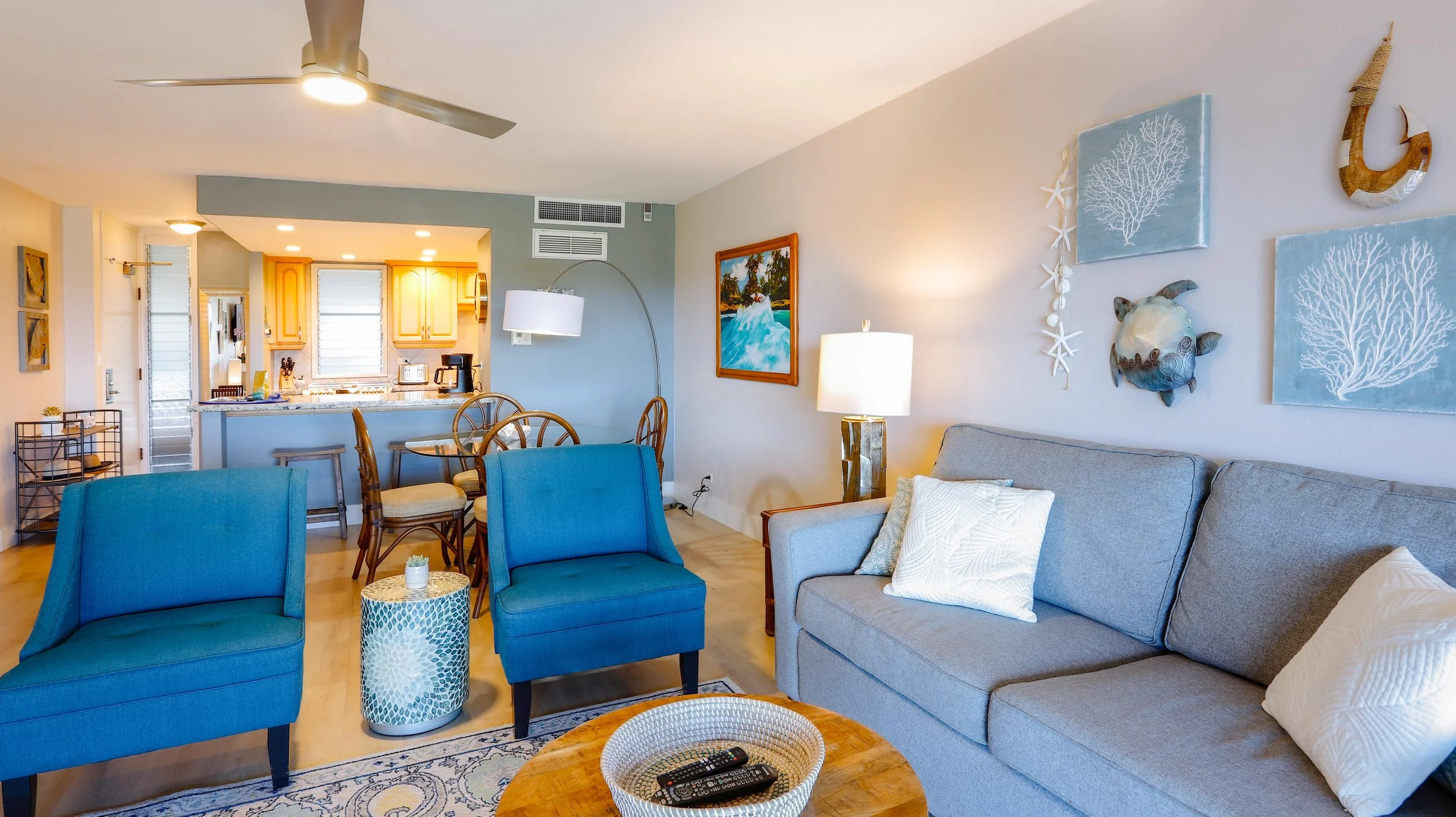 06_B202_Living Room_03.jpg