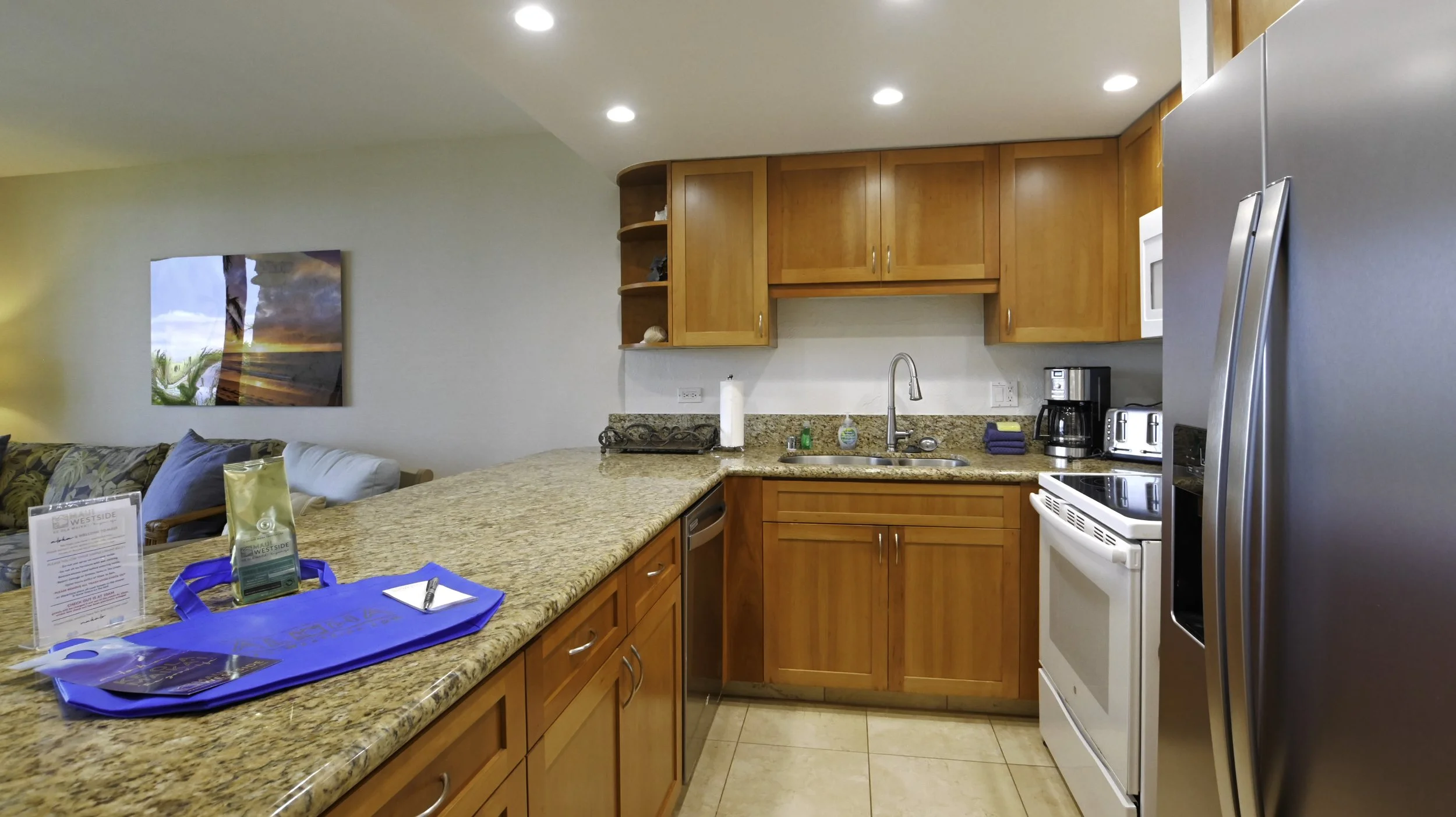 PapaK303_26_ Kitchen_01.jpg
