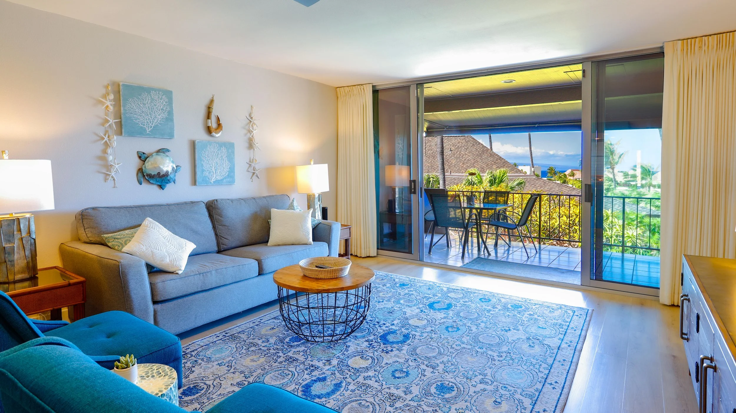 04_B202_Living Room_01.jpg