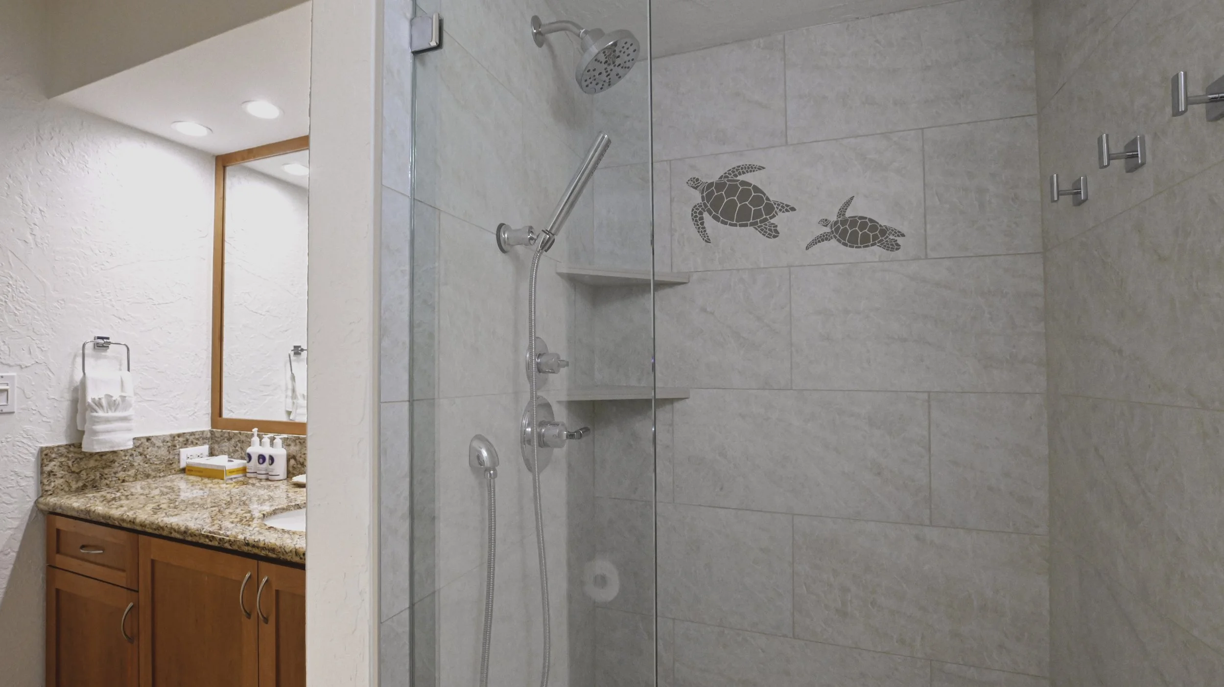 PapaK303_26_ Secondary Bath_02.jpg