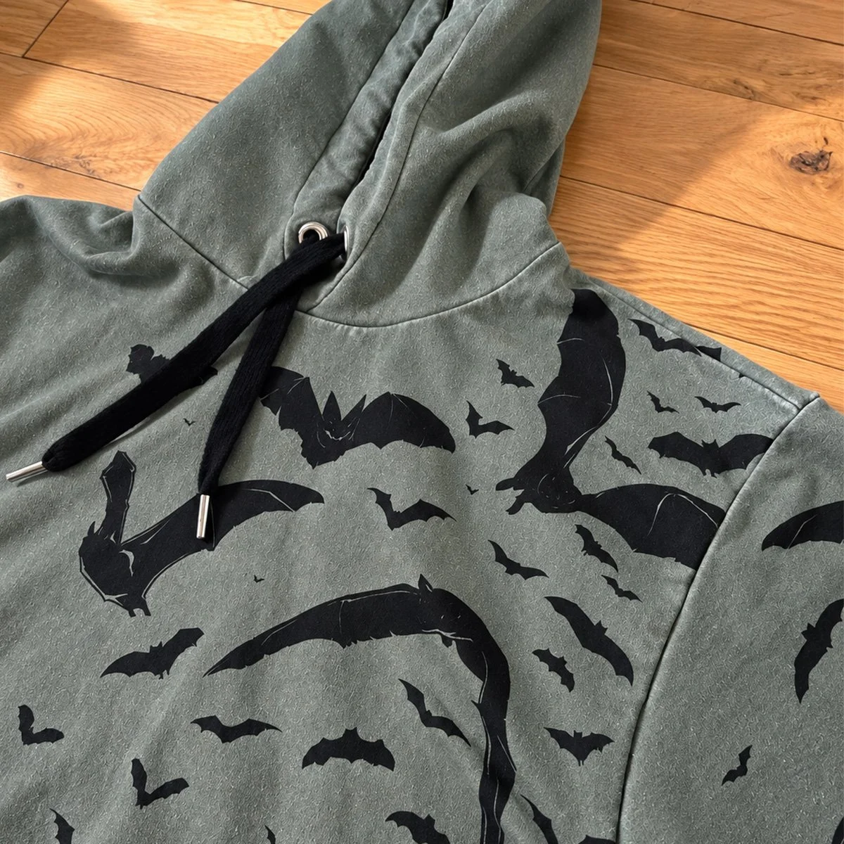 bat_sweatshirt_7.jpg