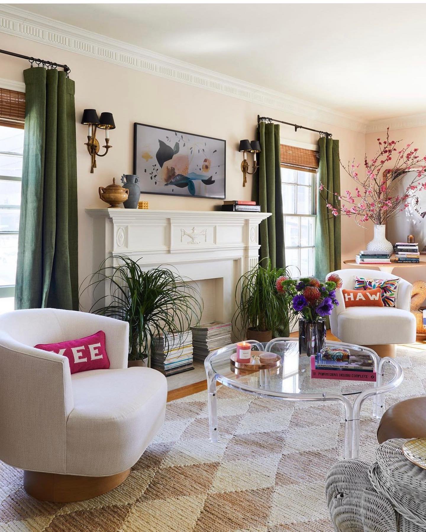 Loved waking up to see this eclectic space on @em_henderson &lsquo;s blog with &ldquo;Lyrical&rdquo; on the Frame TV.  Gorgeous design by @chigglypuff 
.
.
.
#texasartist #emilyhenderson #mintedartist #abstractart painting, large art, fine art, inter