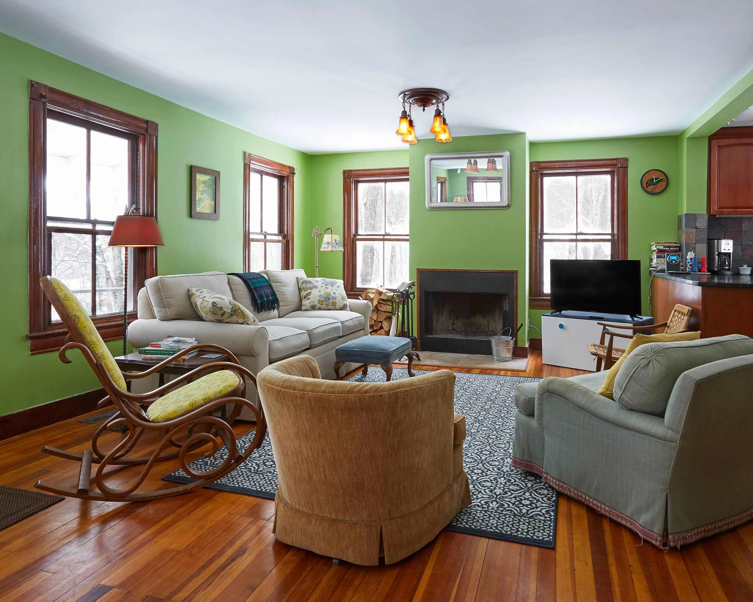 spacious-phoenicia-farmhouse-with-mountain-views-livingroom-1.jpg
