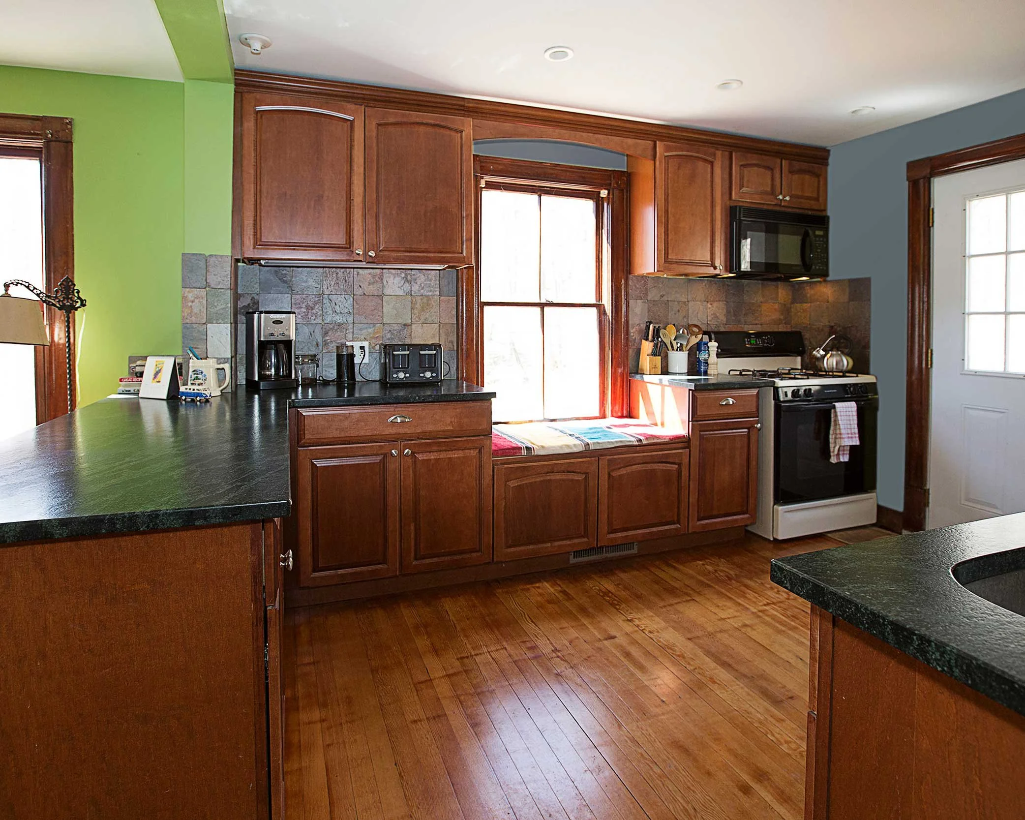 spacious-phoenicia-farmhouse-with-mountain-views-kitchen-1.jpg