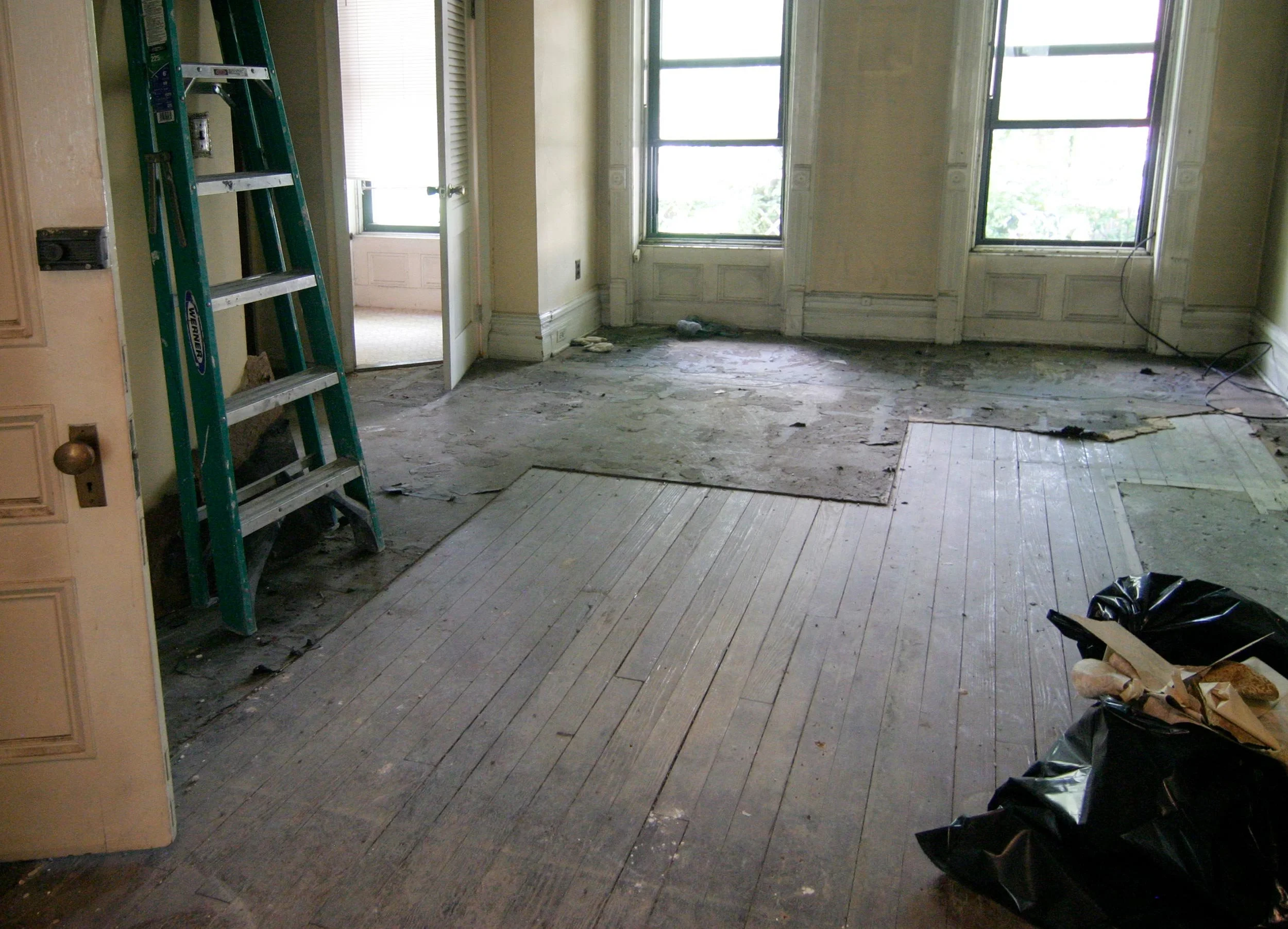 backparlormidrenofloor.jpg