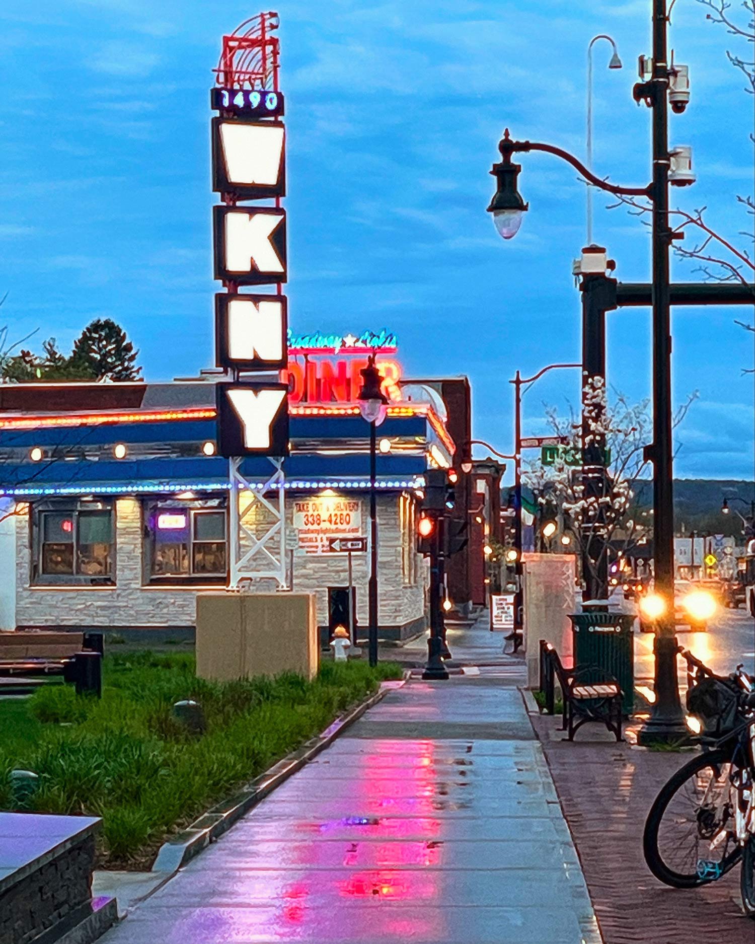 Rosie-McCobb-Photography-radio-kIngston-park-dusk.jpg