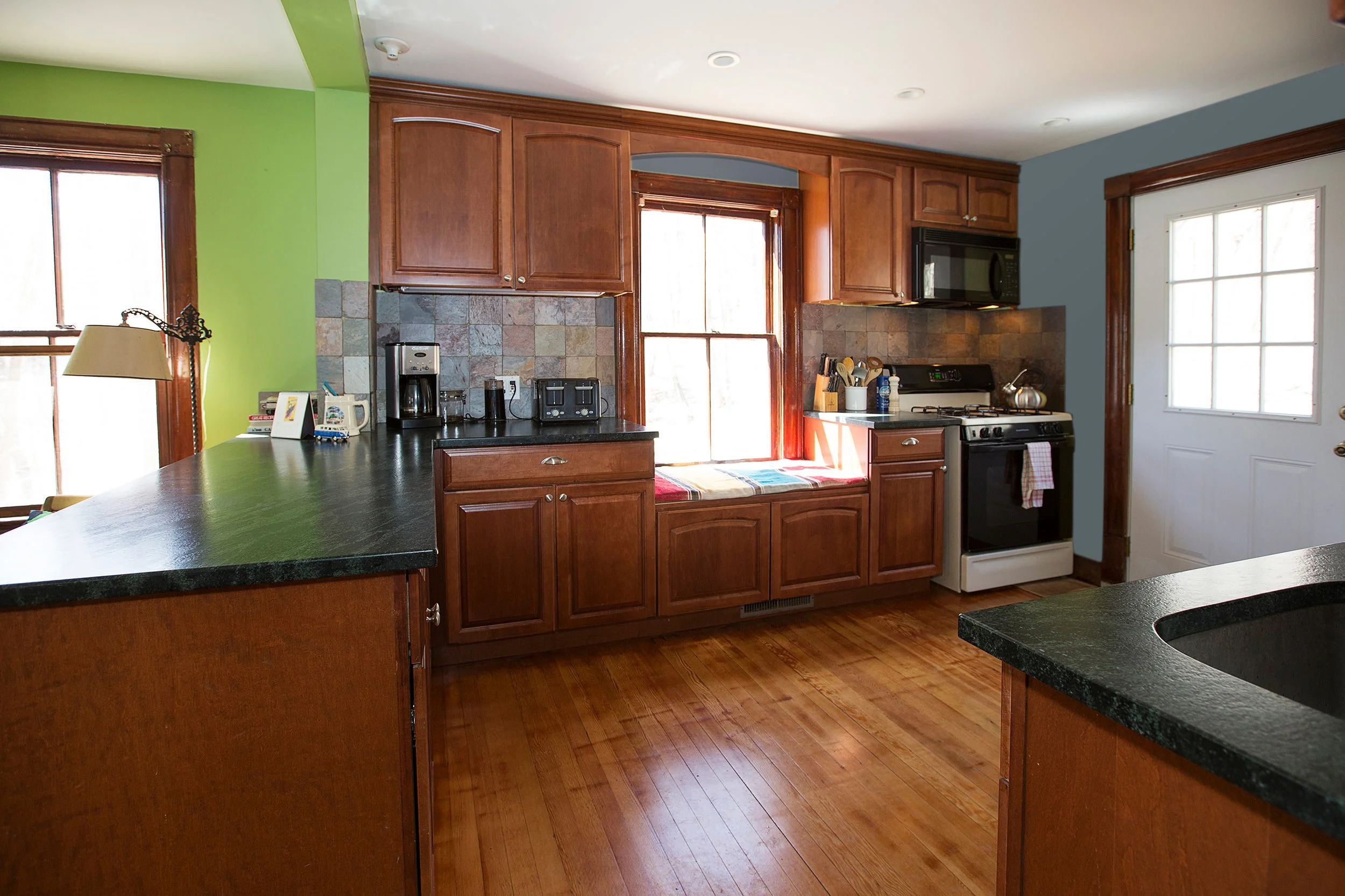 crimsoncatskills_projectgallery2_kellyafterkitchen.jpg