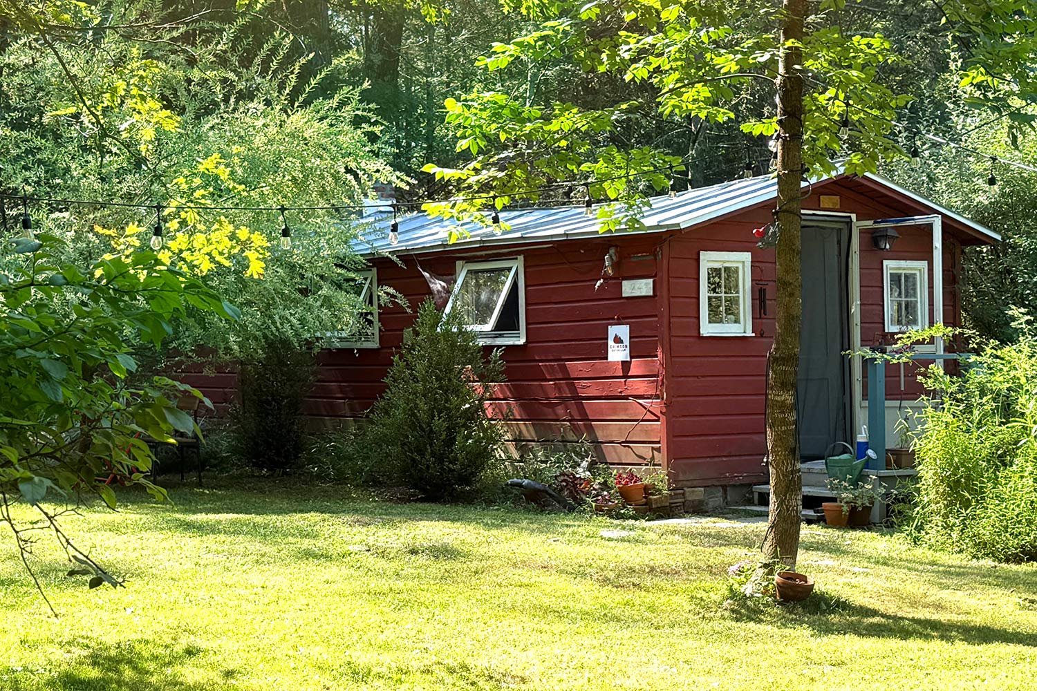 little-red-caboose-maverick-cabin-woodstock-exterior.jpg