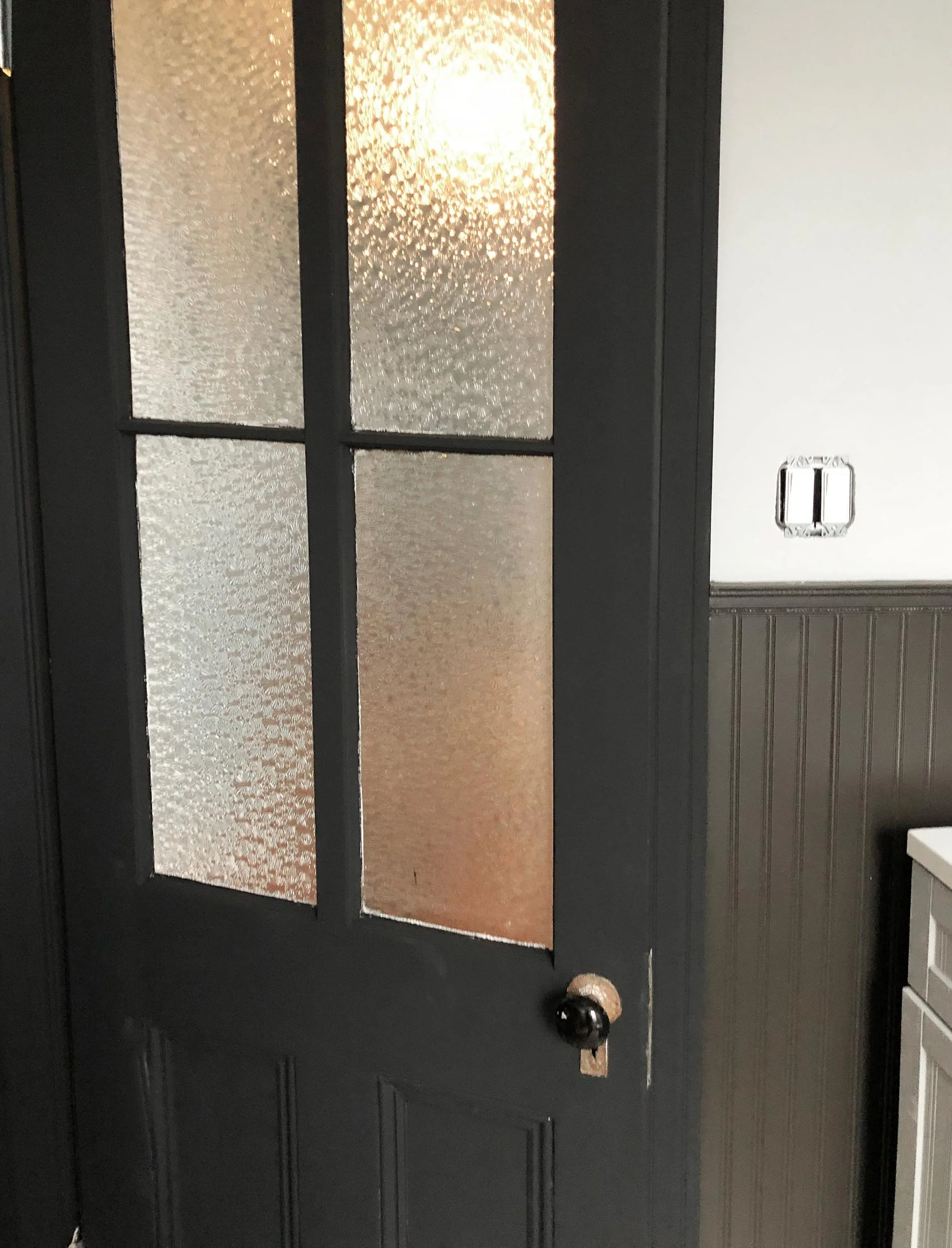 blackdoorbath.jpg