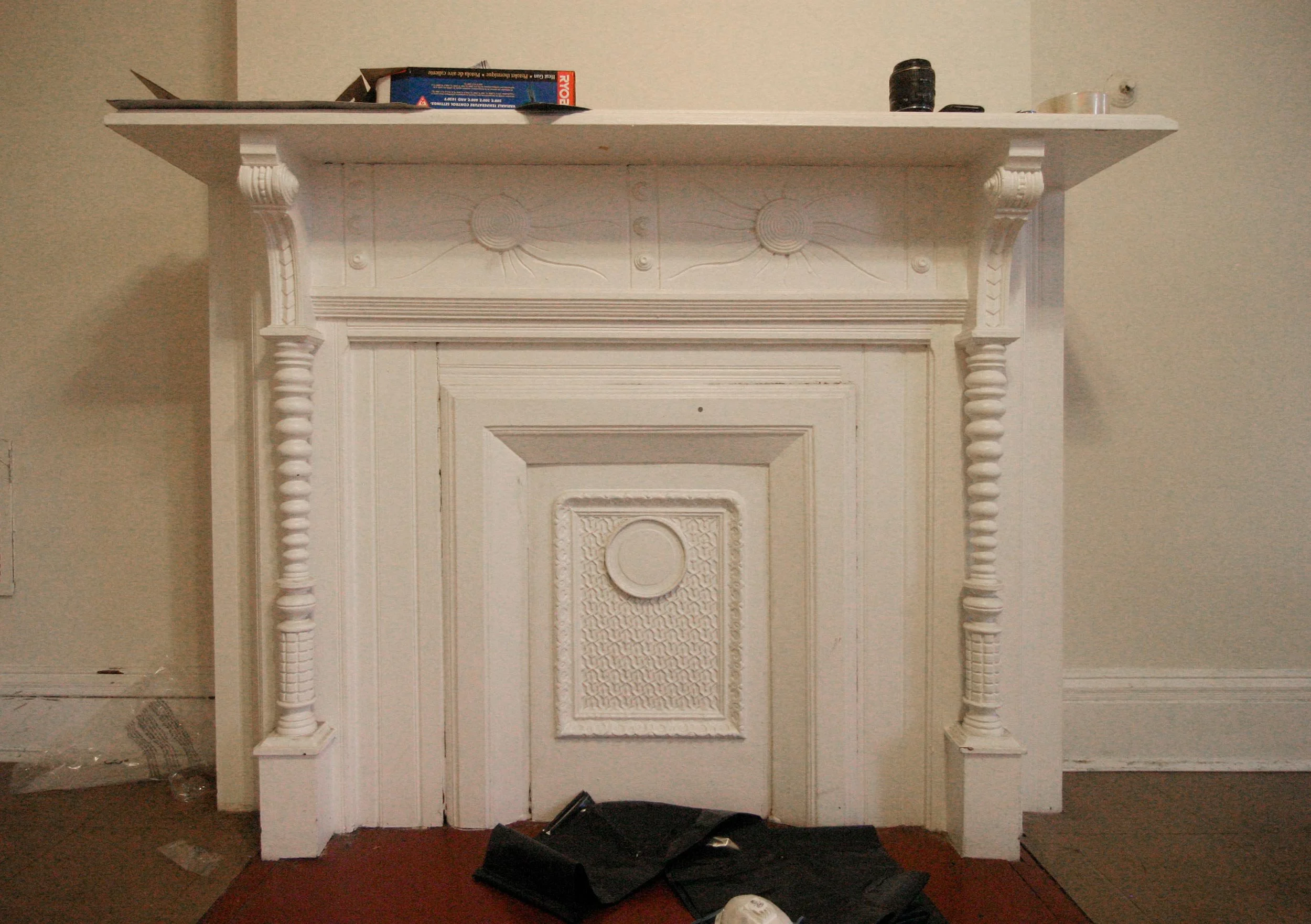 mantelstudiobefore.jpg