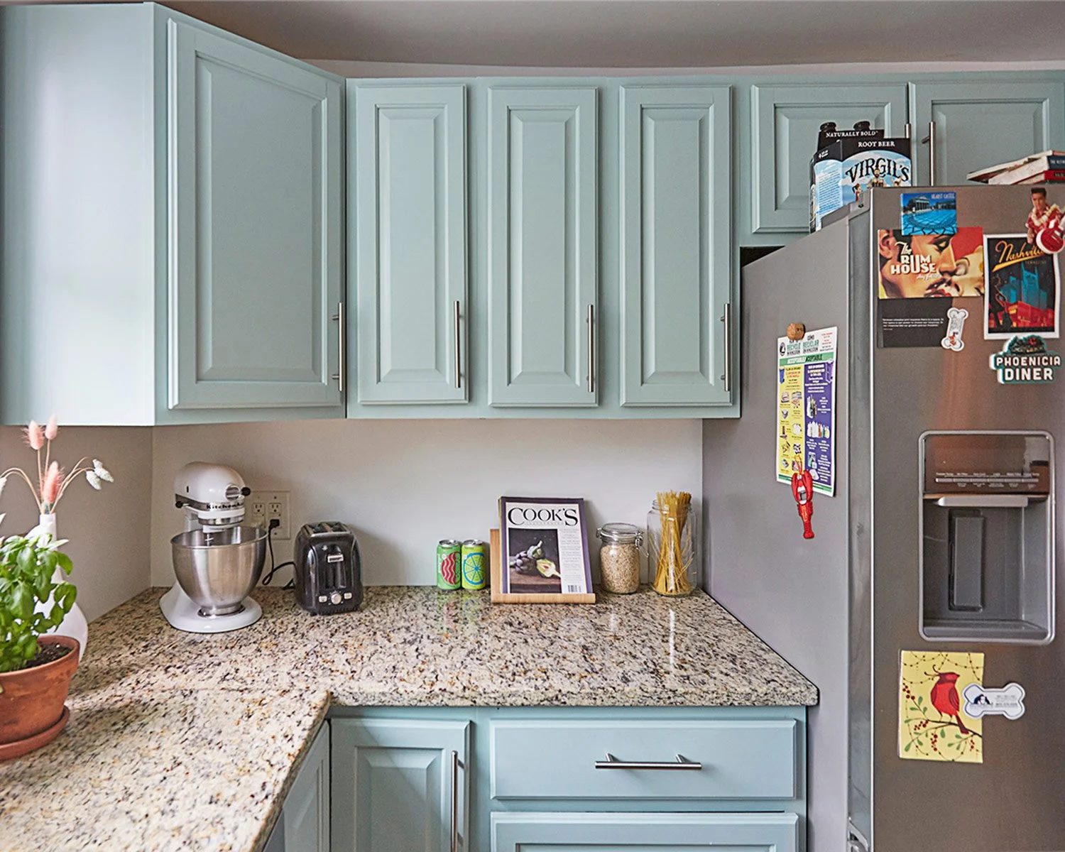 hudson-valley-design-lovers-retreat-kitchen-2.jpg