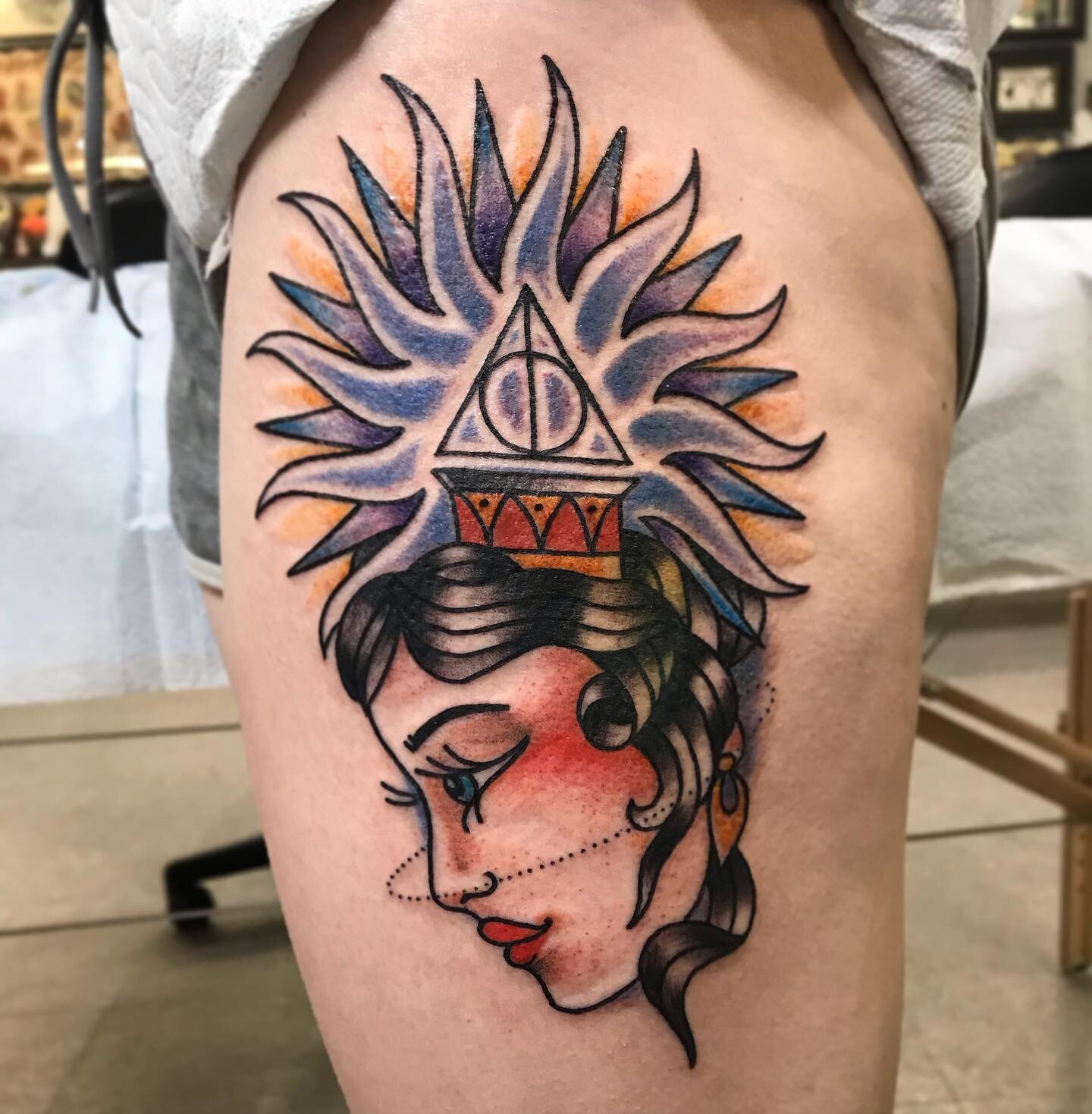 Lady head by @tattoos.by.holly !! 
Give her a follow 🥳