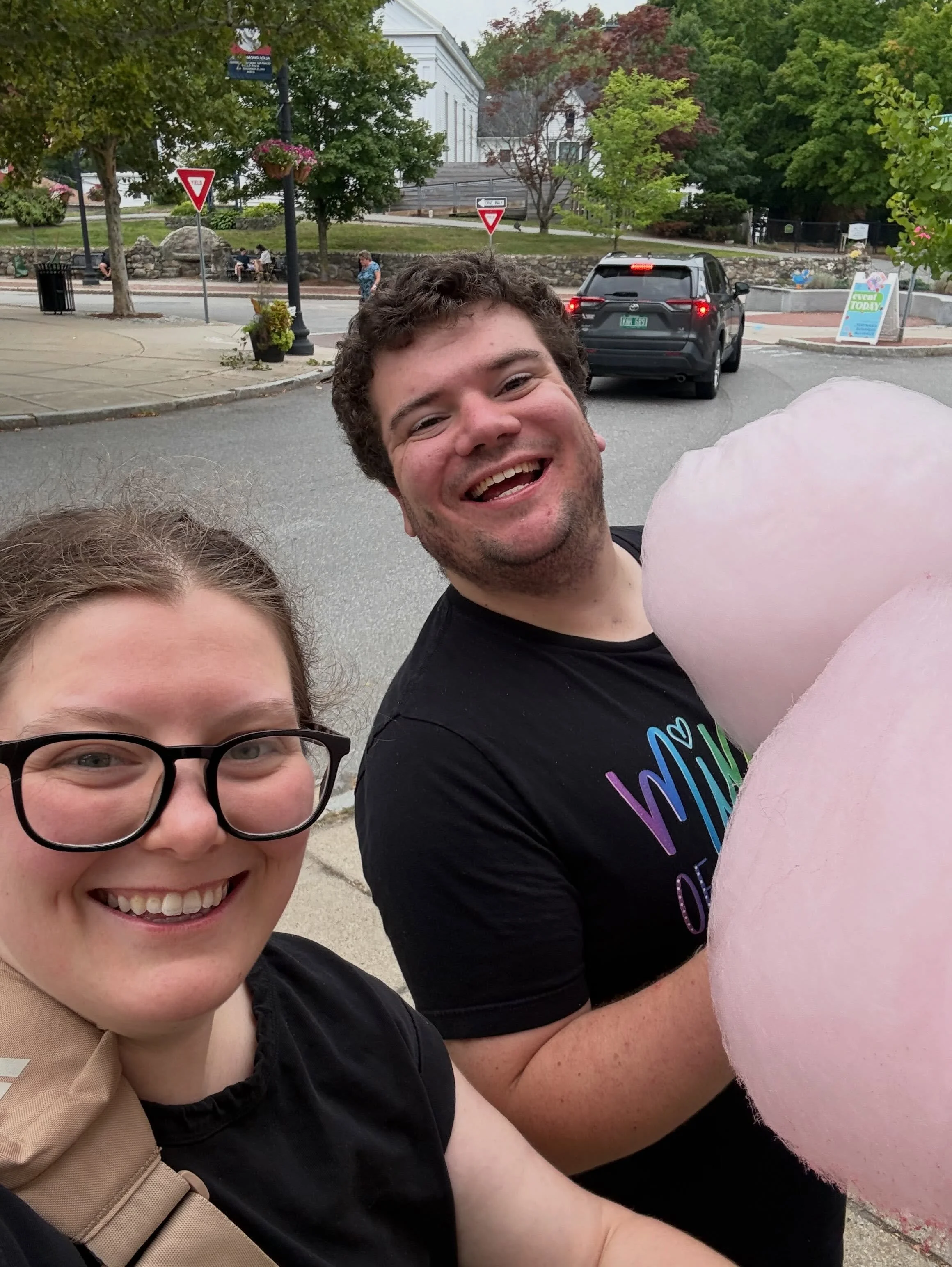 Enjoying the sidewalk sale and celebrating the one year anniversary of @secondhandnewsmaynard one of our wonderful business neighbors! So many of the local businesses had events and special sales today. @felixologybookshop even arranged a steampunk s