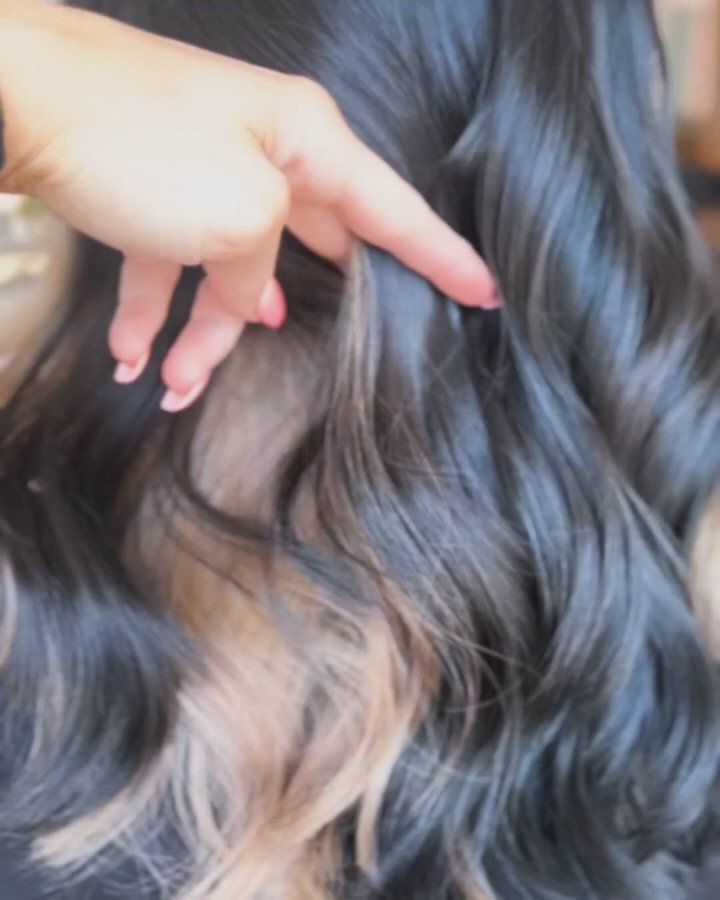 &gt;&gt;&gt;swipe all the way to see the before 

We love getting to do our coworkers hair 🖤🤍

Abigail at our Denton location just opened up more time on her books on Fridays! Don&rsquo;t miss your chance to sit in her chair! 

#davantididmyhair #d