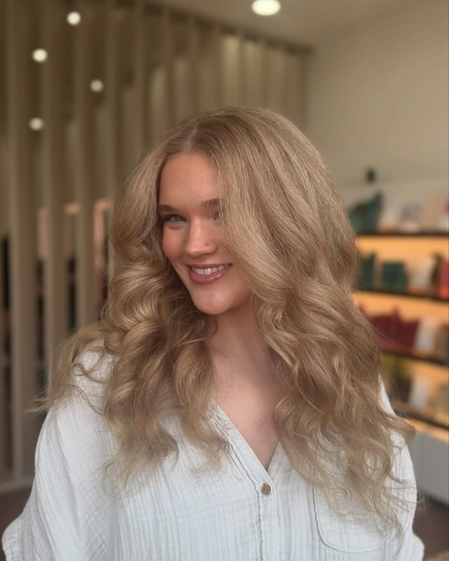Did someone say blondes have more fun? @beautybysummerjane is Nashville ready😍👢

Book your vacay hair  through the link bio or call 940.380.1196

#dentonhairstylist #blondesofinstagram #blondehairdontcare #summerhair #davantisalon #avedacolor
