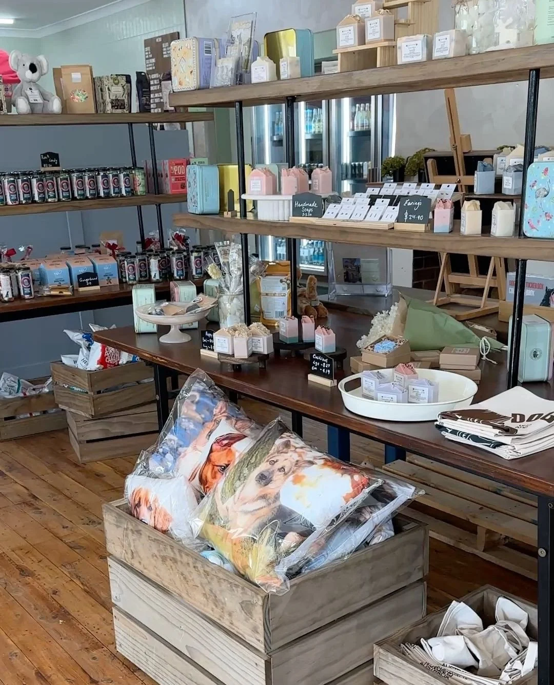The Dog on the Tuckerbox Kiosk and Farm Shop