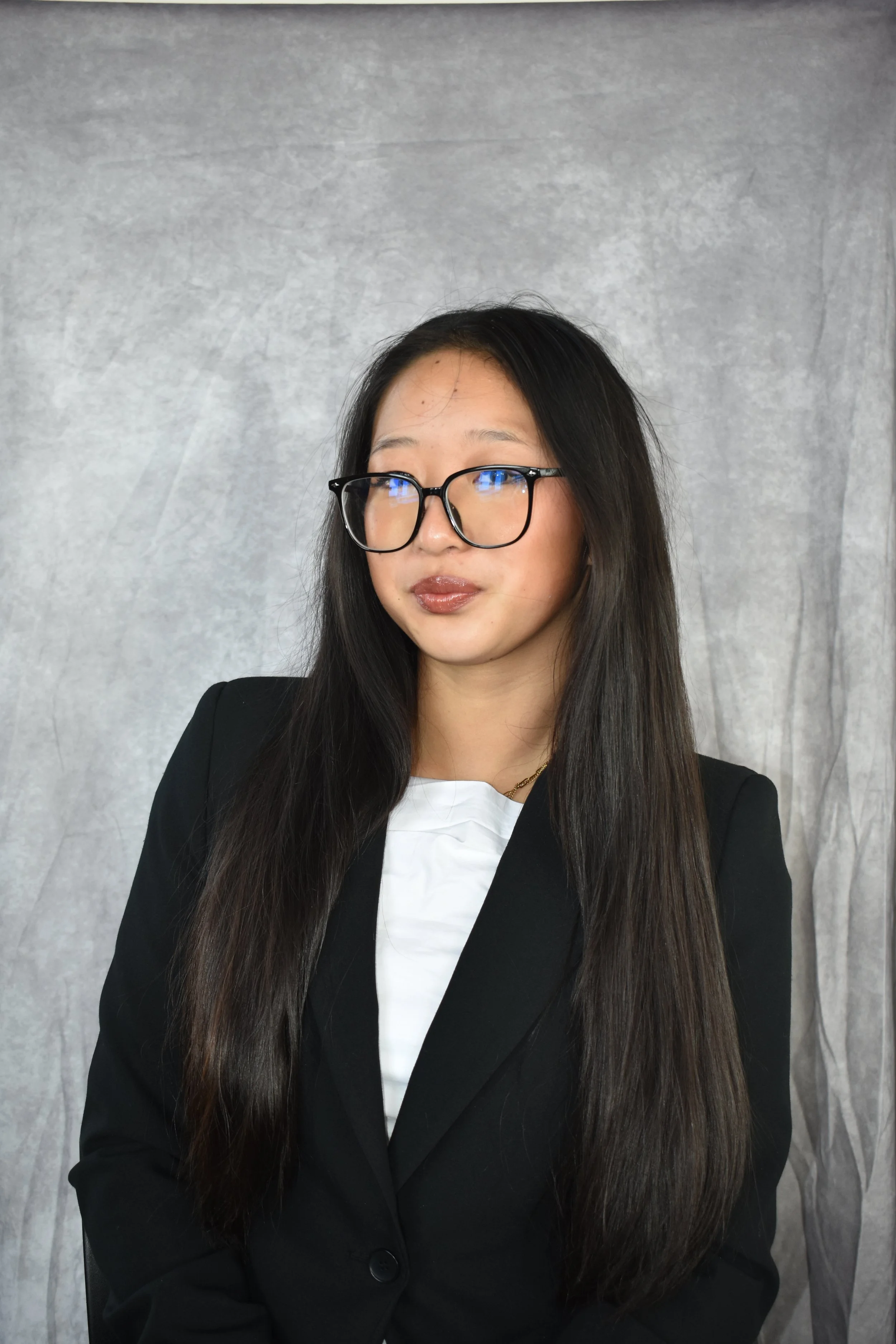 Leticia Liang (she/her)   
Hometown: Auckland, New Zealand   
Interests: Dance, drawing, reading, travelling   
School: CAS   
Graduation Year: 2028   
Major: Cognitive Science (Neuroscience)   
Minor: Consumer Psychology   
Professional Interests: C