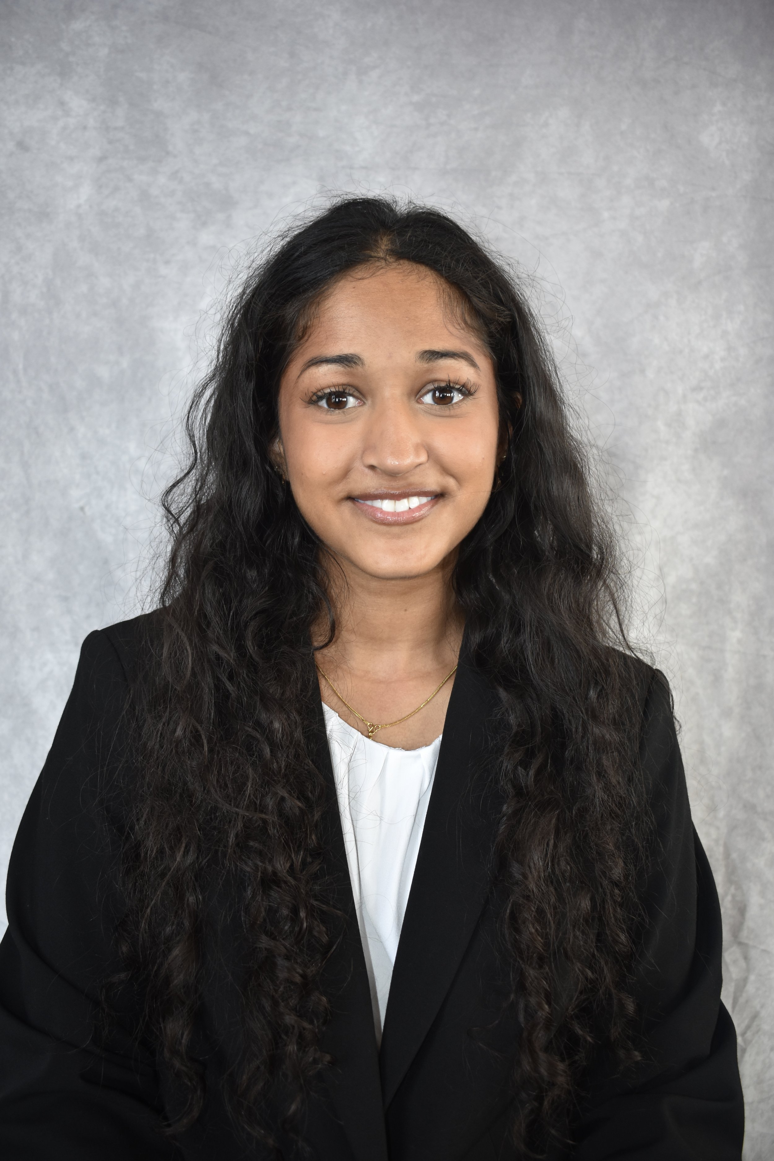 Julia Alex (she/her)  
Hometown: Rosemount, MN
  
Interests: Soccer, F1, Movies/T.V. Shows, Photography, Smoothie Making  
School: Wharton  
Graduation Year: 2028  
Major: Finance, ESG   
Professional Interests: Consulting 