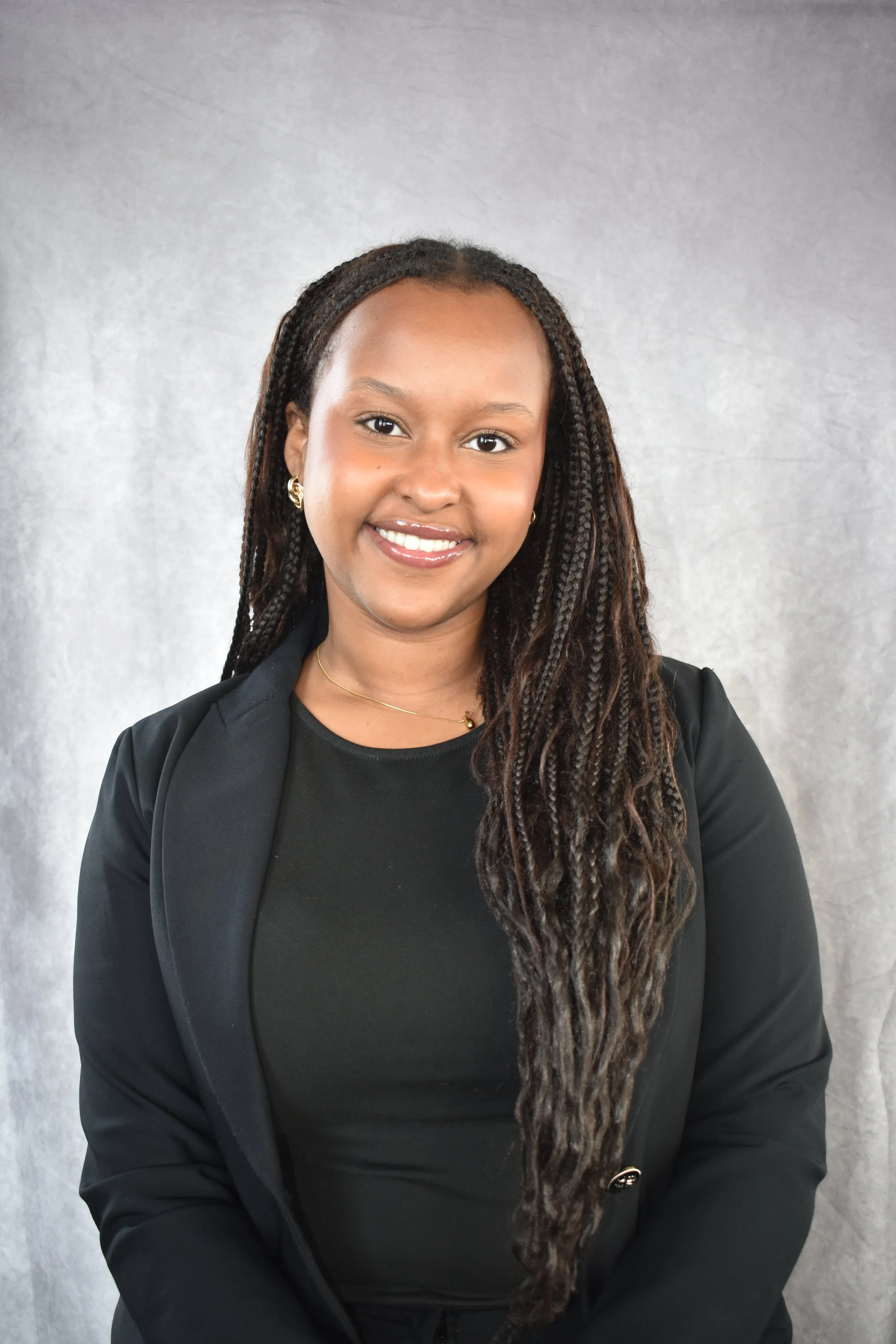 Salma Osman (she/her)   
Hometown: Dublin, Ohio   
Interests: Thrifting, RnB music, Dirty Chai Lattes, Reality TV and Movies   
School: College of Arts and Sciences   
Graduation Year: 2028   
Major: Political Science, International Relations   
Mino