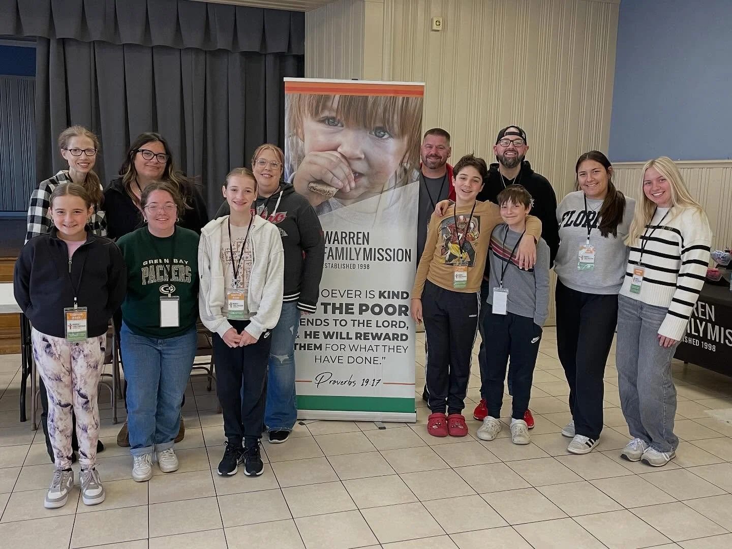 thank you to the @warrenfamilymission for having us today! Our students &amp; leaders jumped right in with no hesitation! We loved being able to serve our community &amp; be the hands and feet of Jesus! then, we ended the afternoon with eating lunch 