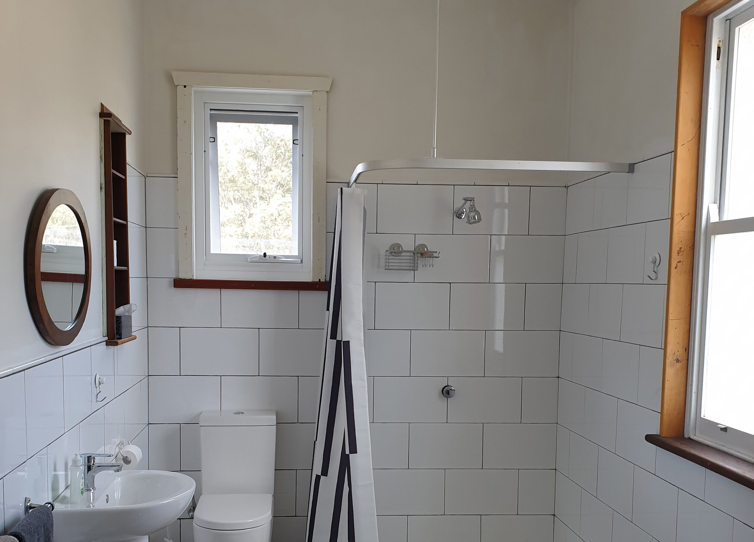 BathroomECrop.jpg