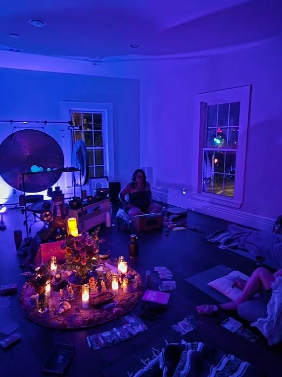 Just a few pics from last month&rsquo;s community cacao ceremony at @flowtogetherstudio 

Special thanks to at the healing bear for providing sound at the opening ceremony and to Hopeann for helping prepare the cacao. 

Tonight, Immerse yourself in t
