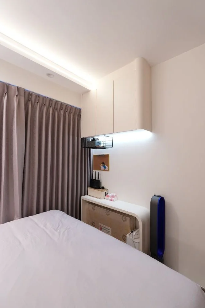 Yishun Close New Condo 3 Bedder bedroom dressing and study area