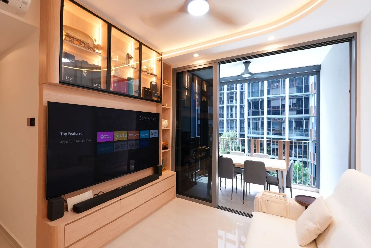 Yishun Close 3 Bedder condominium TV feature wall design