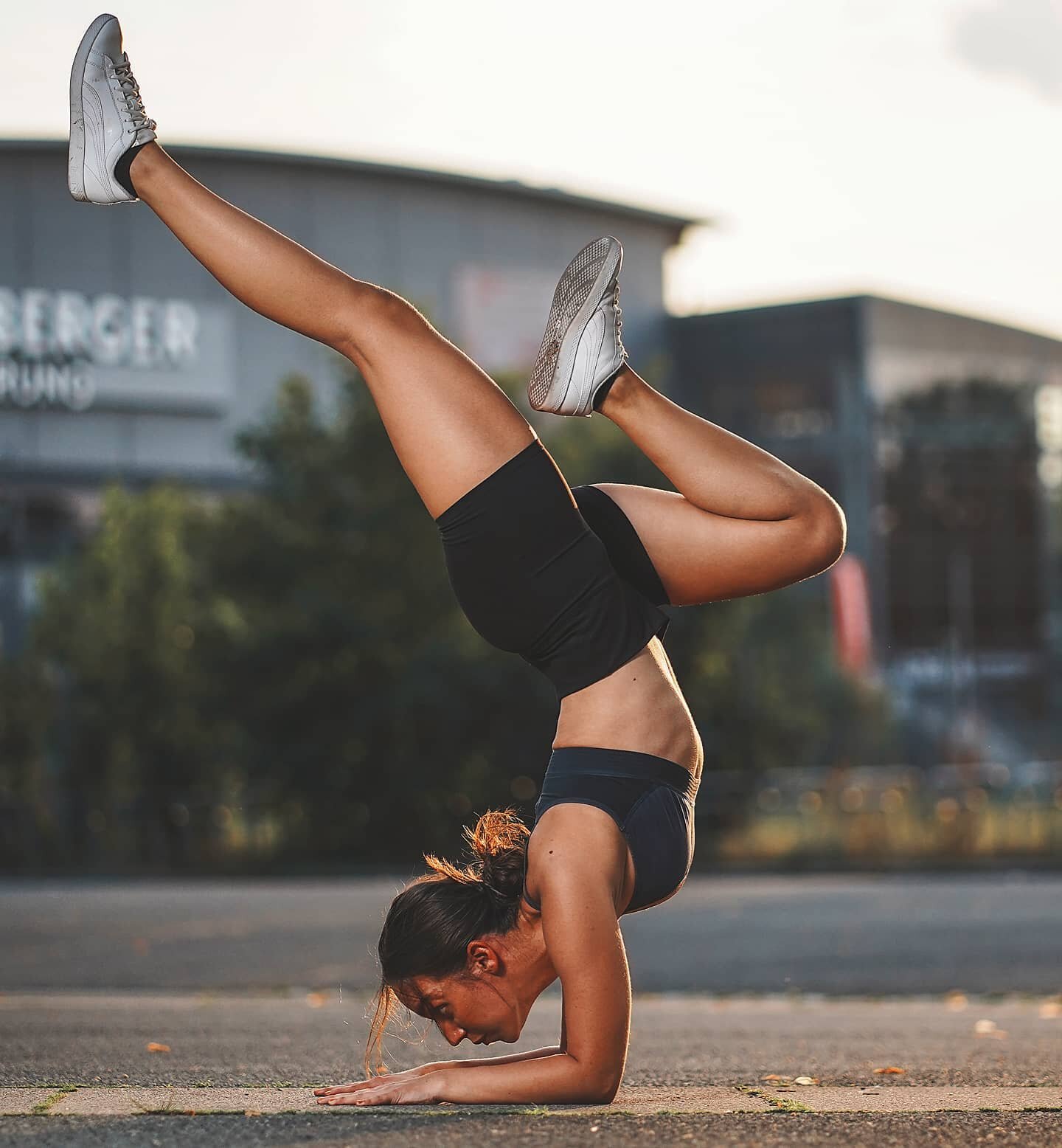 Post number 400!!! I was wondering what to post, as I wanted it to be more special, so I've decided that something like this non-ordinary portrait fits perfectly. Cudos to the model for posing like this on concrete directly on her bare hands. In gene