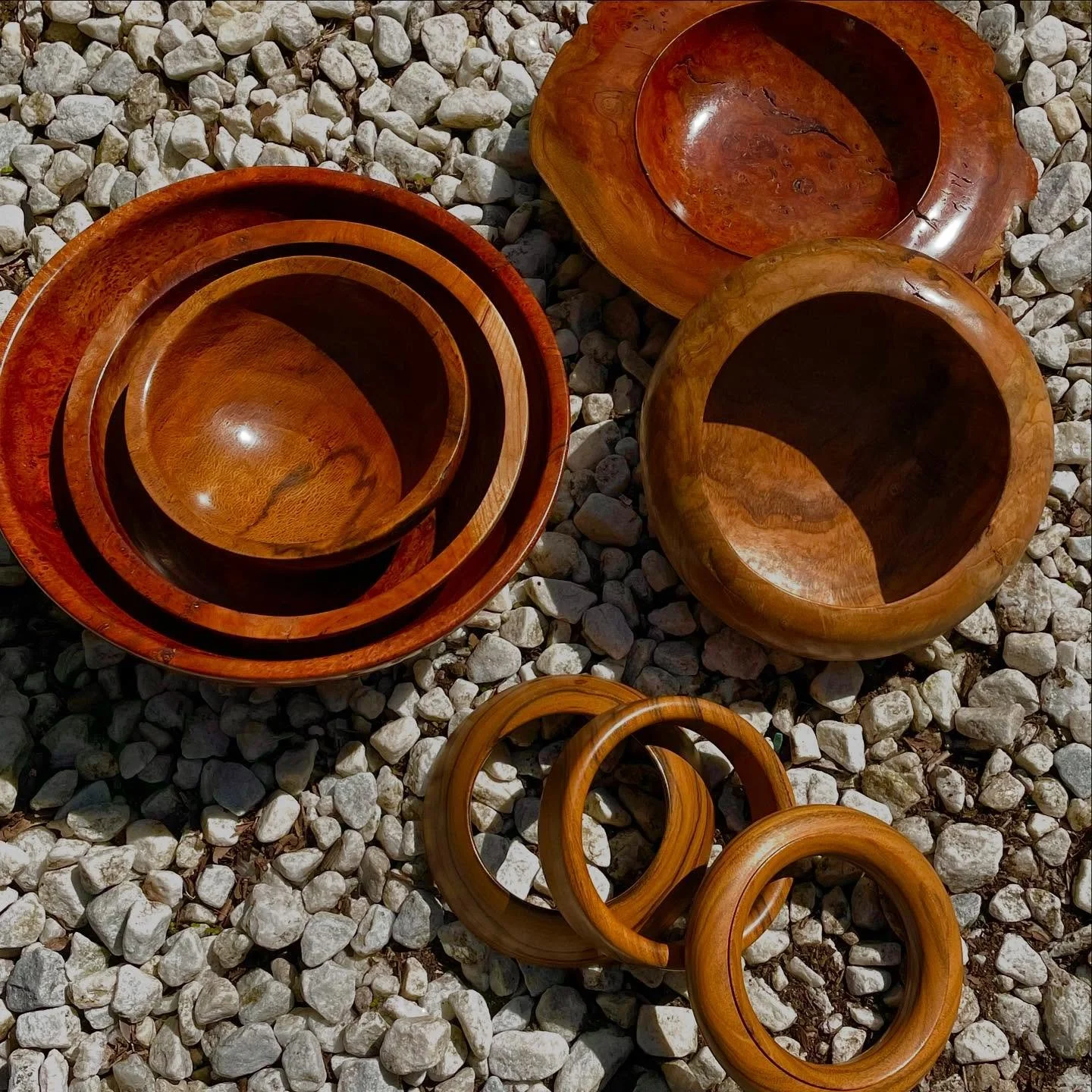 We have a lovely collection of spectacular hand-turned wood bowls and bangles made from all different types of wood: morado, cherry, maple, and more! 🪵🍒🍁

Looking for a new salad bowl or cutting board? Maybe a new set of drinking glasses? Look no 