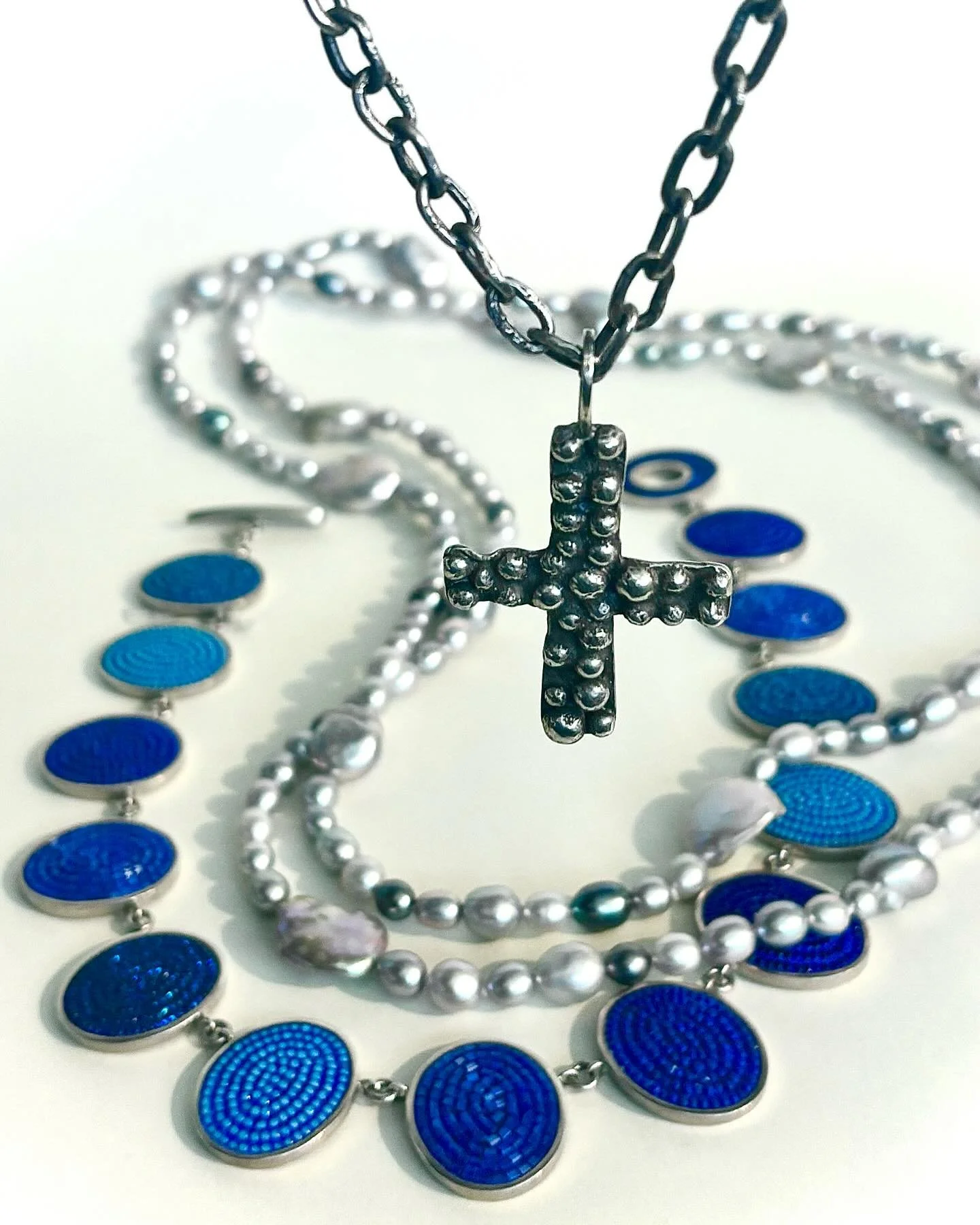 THIS SATURDAY!!! ❄️🥂🕊️

December 13th!!! Make sure you pop into Side Street Gallery during the Rocky Neck Holiday Art Trek! ❄️💙 From 12-4pm, we&rsquo;ll be showcasing work from two local artists; Henry Prentiss and Nova Samodai. ☕️⛓️Refreshments w