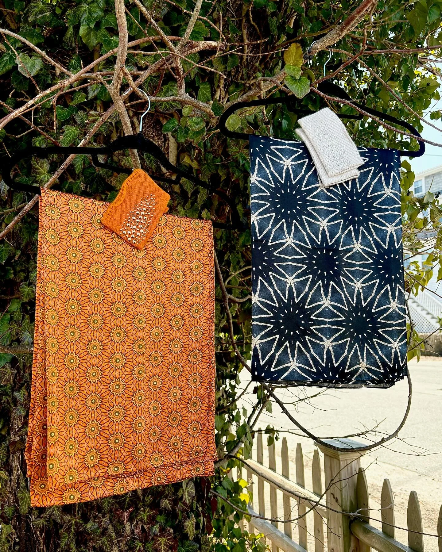 Turn heads this spring&hellip; 🍊🪩✨

These captivating silk scarves by CE Morse are sure to be the focal point of any outfit! Featuring Elyse Allen&rsquo;s crystal embellished fingerless gloves. ✨🧡 

Stop by the gallery to see the rest of our fanta