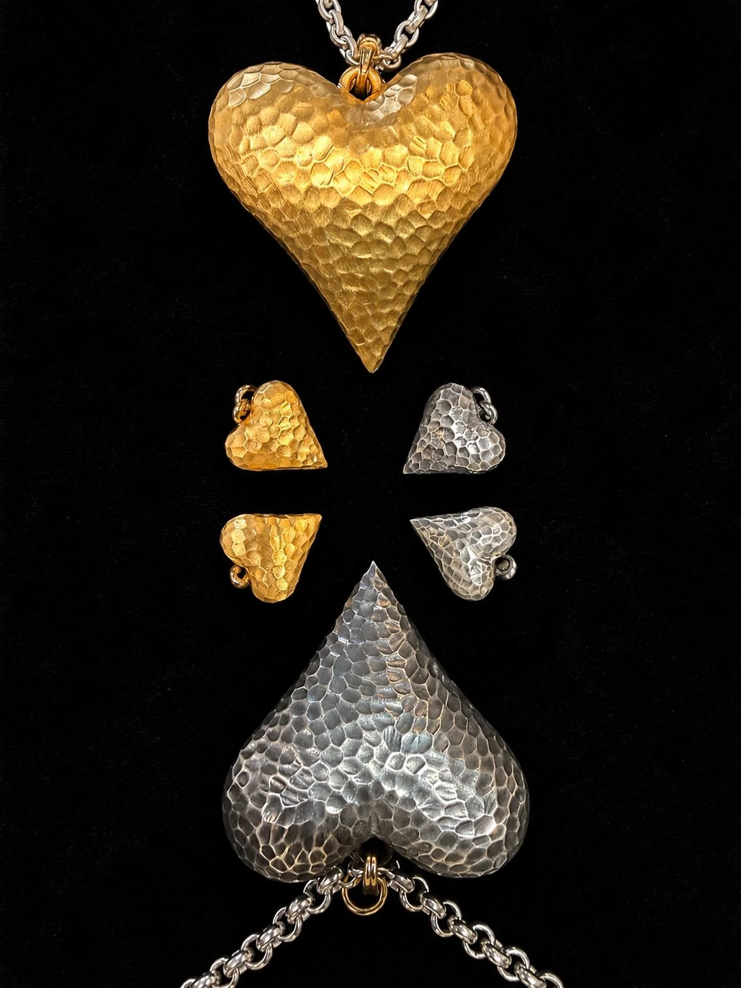 Mother&rsquo;s Day gifts of LOVE 💛at our Rocky Neck gallery! 
We are open this weekend 10-5pm! 
#mothersdaygift 
#rockyneckartcolony 
#artgallery
#sidestreetgallery 
#heartpendants
