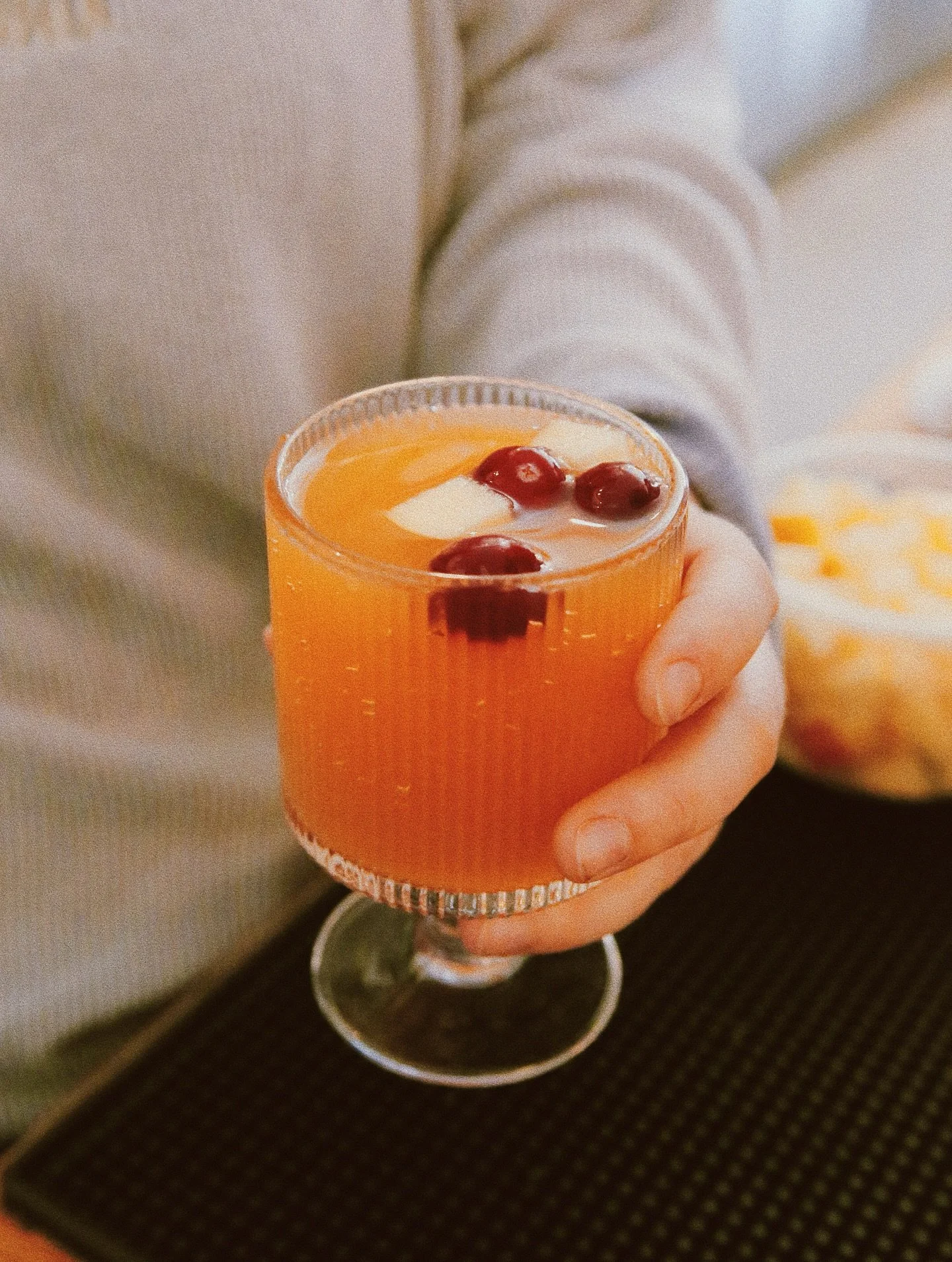 ‼️ Tomorrow ‼️ we are serving our house made Apple Cider Sangria from 11am-7pm 🍎🍷 

$4 for 8oz
$6 for 12oz

Come and sip while you shop one of our vendors at our Autumn Mini-Market! They will be set up from 11am-2pm ✨

THEN come back to hear local 