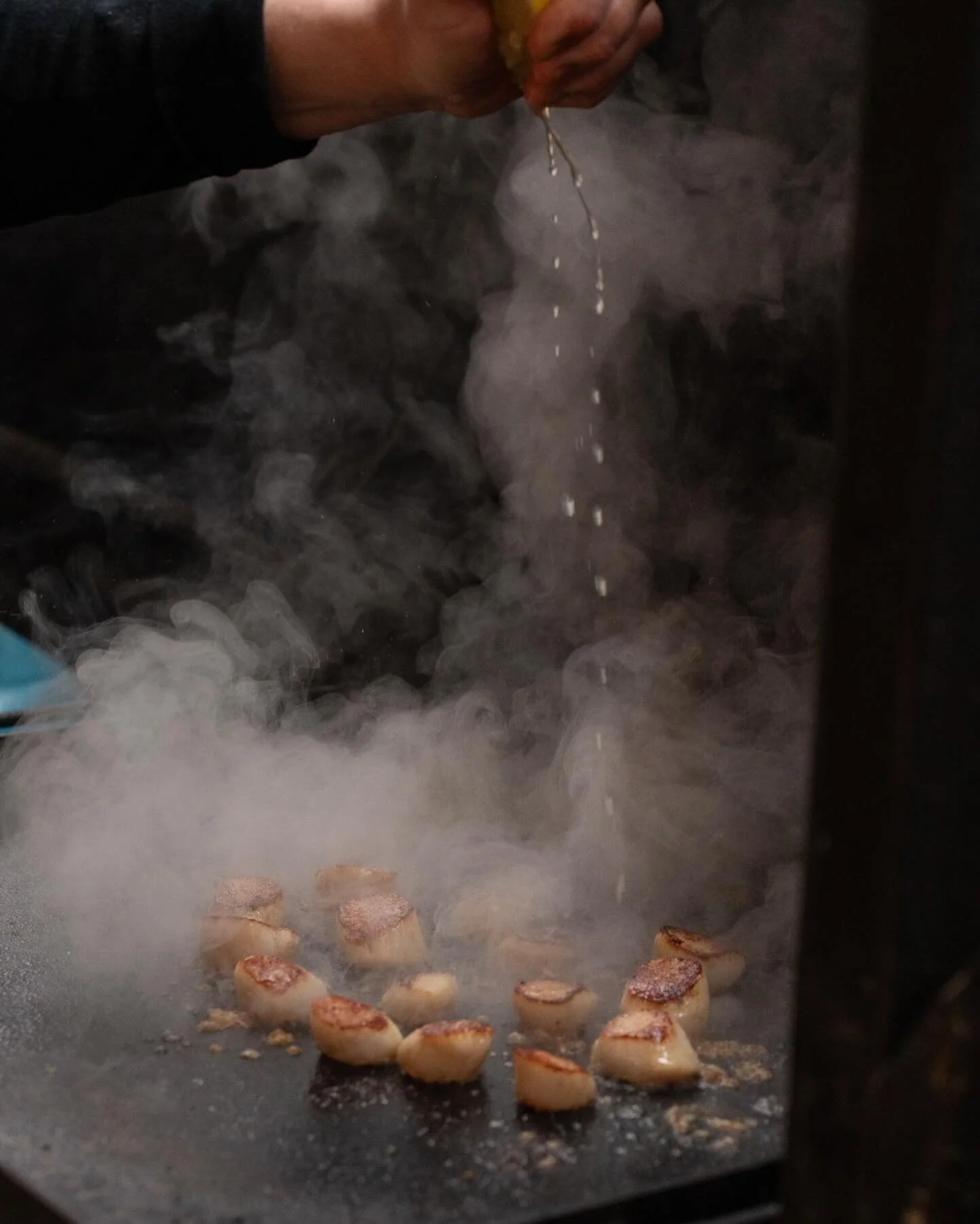 The unsung hero&rsquo;s. Scallops with nduja and picada. 

Ndooo ya want this?

📸 @t.omc 

#wedding&nbsp;#engaged #Gloucester #Cotswolds #Cotswoldsweddingvenue #streetstyle #streetfood #venue&nbsp;#weddingvenue&nbsp;#barnvenue&nbsp;#barn&nbsp;#barnw