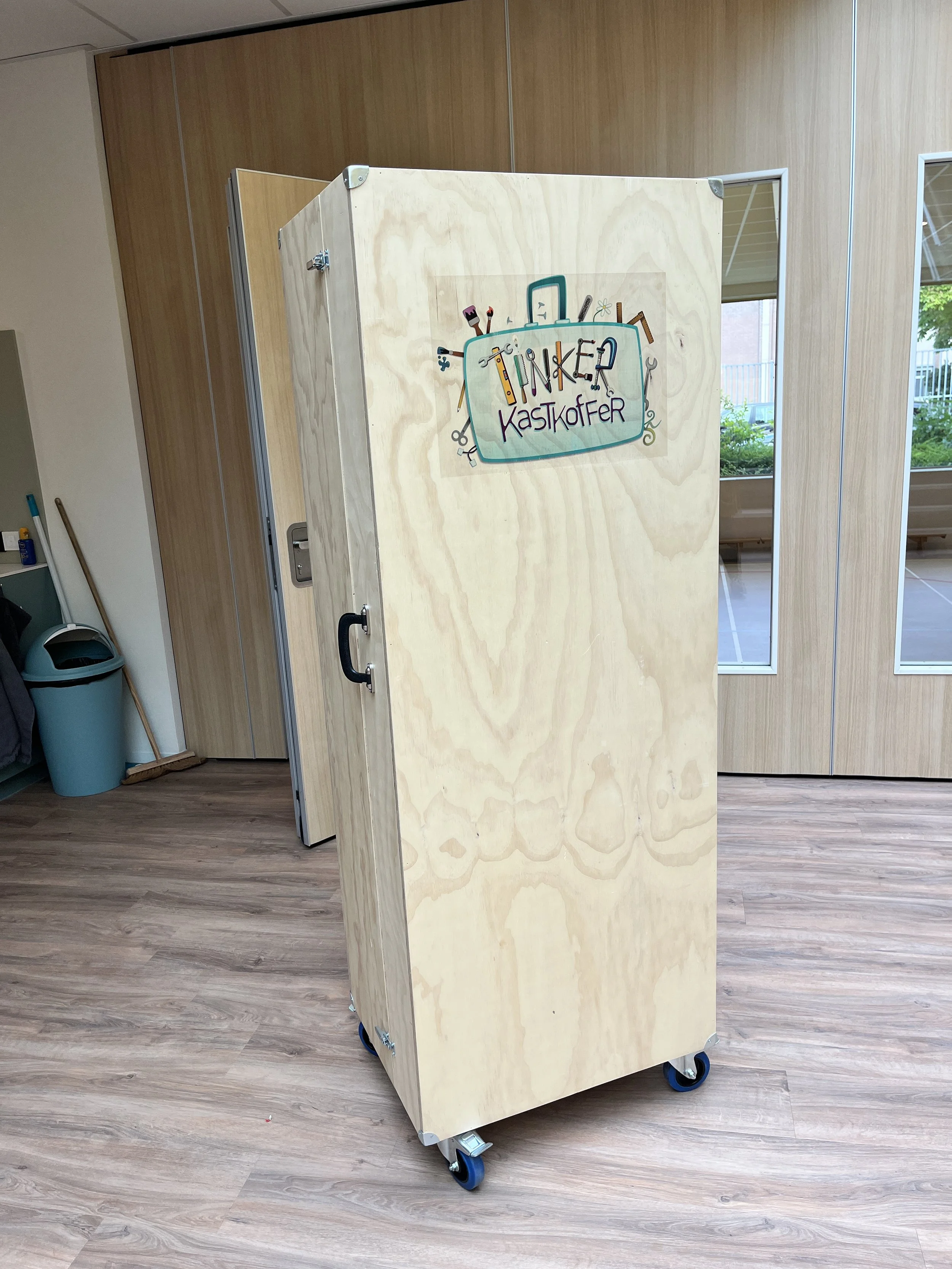 Tinkerkast koffer door Gerdy de Kruijk