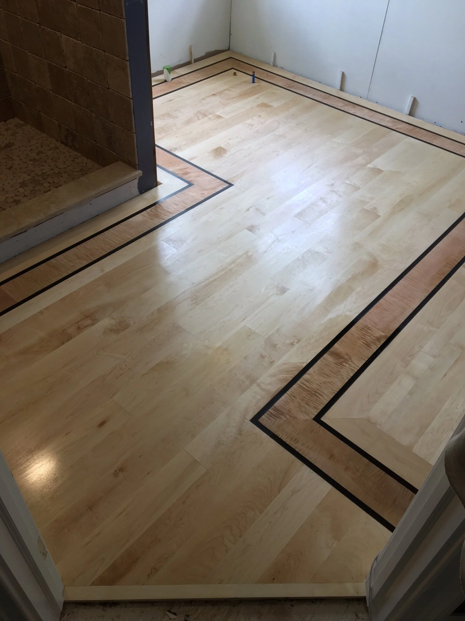 Maple with curly maple inlay.JPG