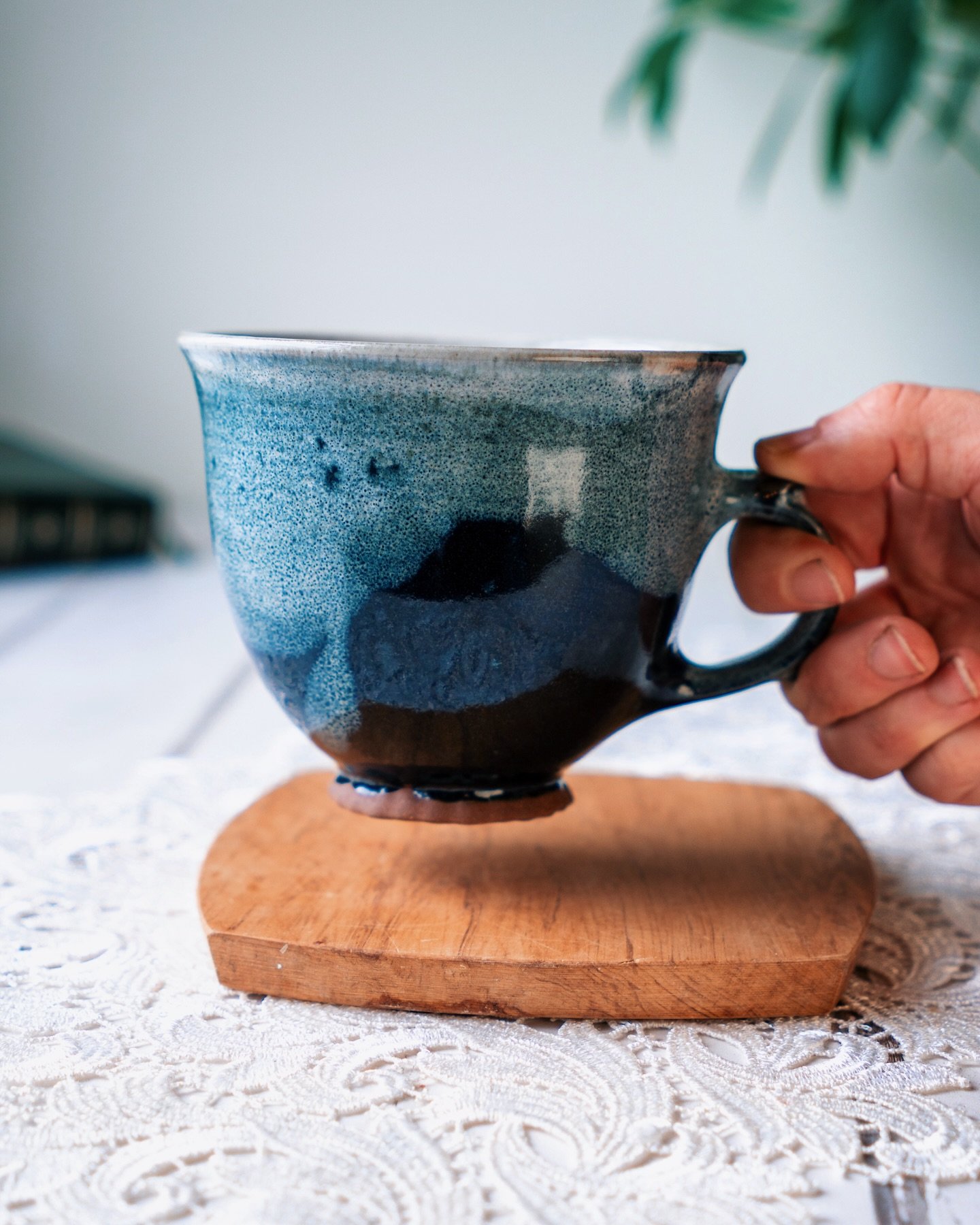 I don&rsquo;t mean to toot my own horn here, but some of these blue mugs are super nice. So good that I even kept one for me 😅
.
Available now on the web shop, all ready for Father&rsquo;s Day next week! They&rsquo;ll come gift wrapped 🎁
☝️Link in 