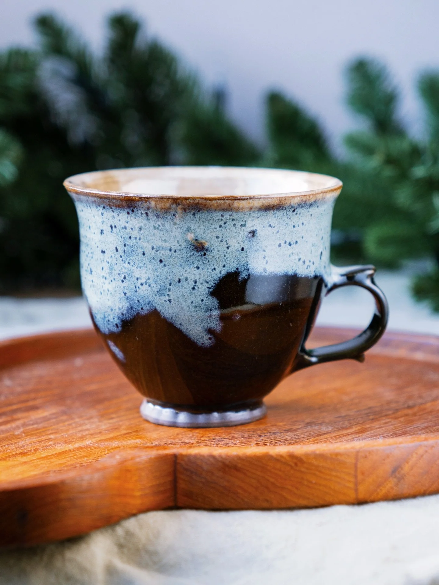 Photoshoot day!! I can&rsquo;t believe I&rsquo;m not too against the wire with my mug making and prep for my Christmas markets - I have even had time for some pictures today.
I&rsquo;ve got a whole range of gorgeous teacups - especially these blues w