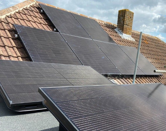 🤑 Tired of your energy bills rising? Save money with our Solar panel and battery storage systems!

⌛There is 0% VAT on the cost of having solar battery storage installed, which is due to end on 31st March 2027.

⭐⭐⭐⭐⭐
We have a 5* Trustpilot score f