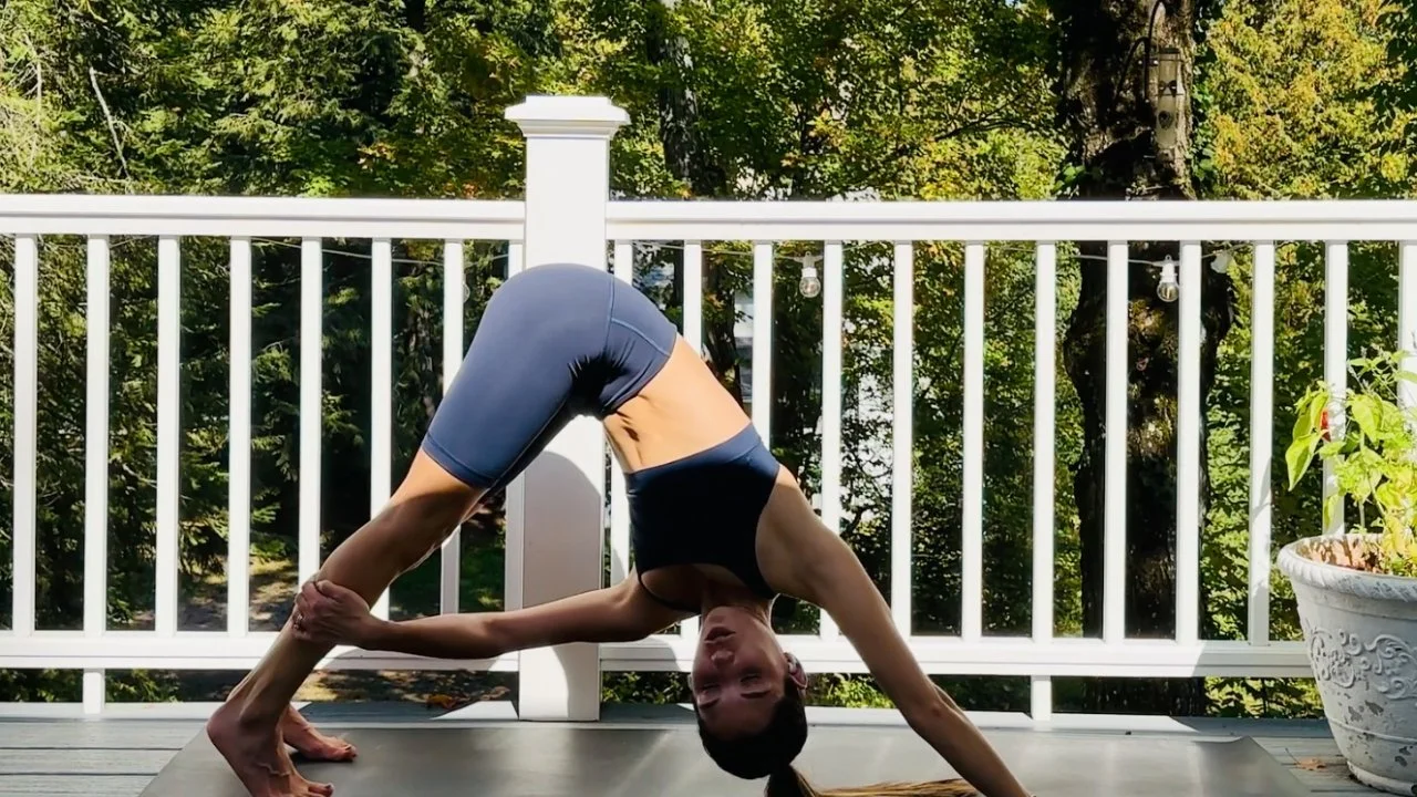 Wednesday Flow - 25 Minute Full Body Stretch