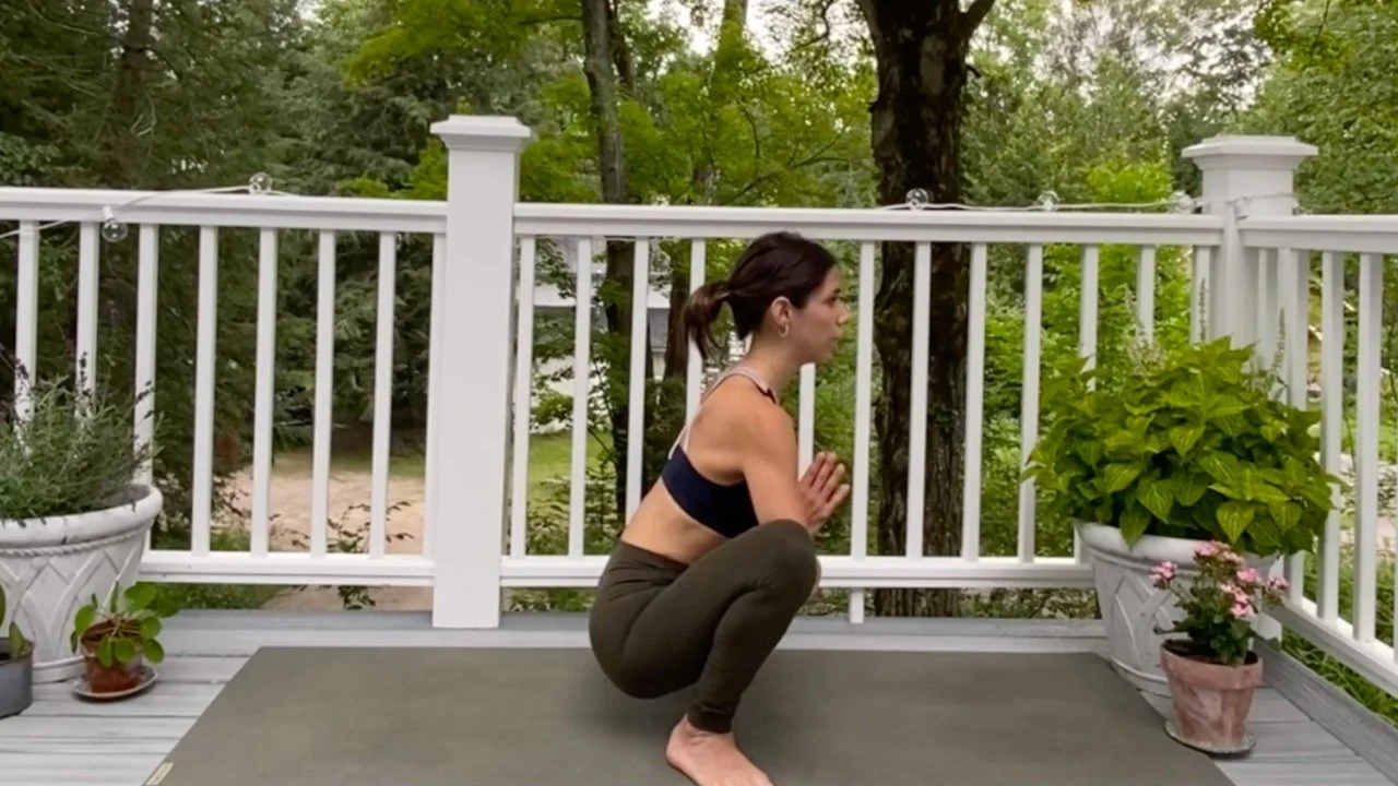 Saturday Flow - 34 Minute Hip Opening Flow