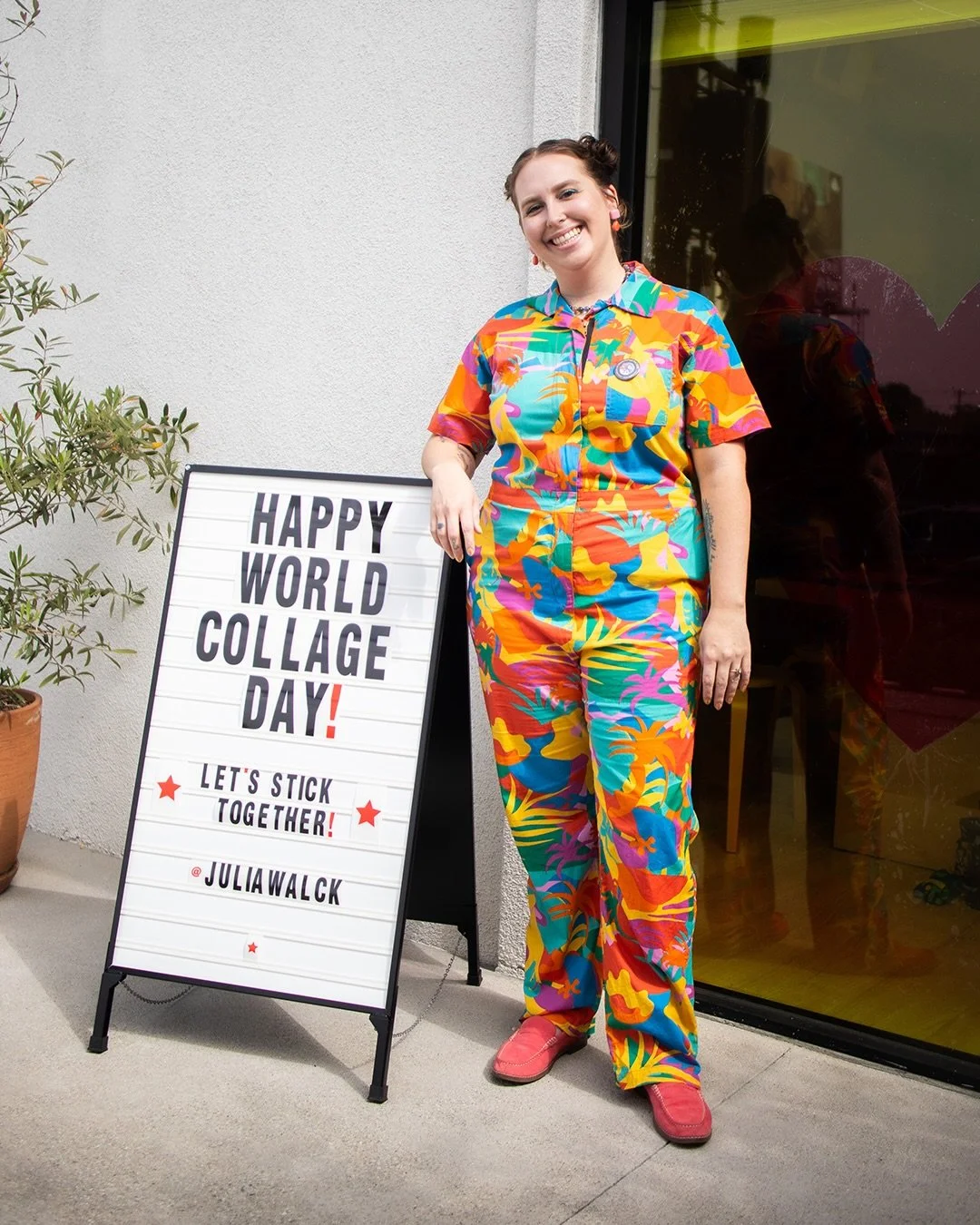 Photos by @imkailagarcia of the very first workshop in my studio in celebration of World Collage Day! 🌎✂️🎉

What a fun day of collaging! Bacon lady! Cat tree! Baby-faced sailor! These are the kinds of sentences that only come up during the play of 