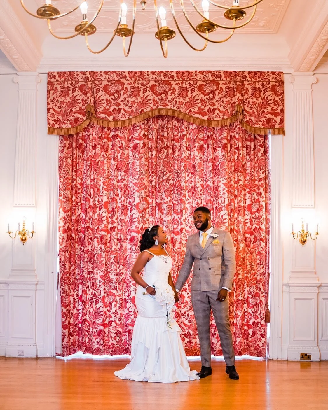 😍
.
.
.

Wedding dress - @houseofeliora
Photographer - @manny.moment
Videographer - @eristudios
BTS videographer - @epicvisuals_
Hair stylist - @lessandrasbeauty_studio
Wedding planner - @beulahroseweddings 
MUA 1 - @hudadualeh
MUA 2 - @trueglambeau