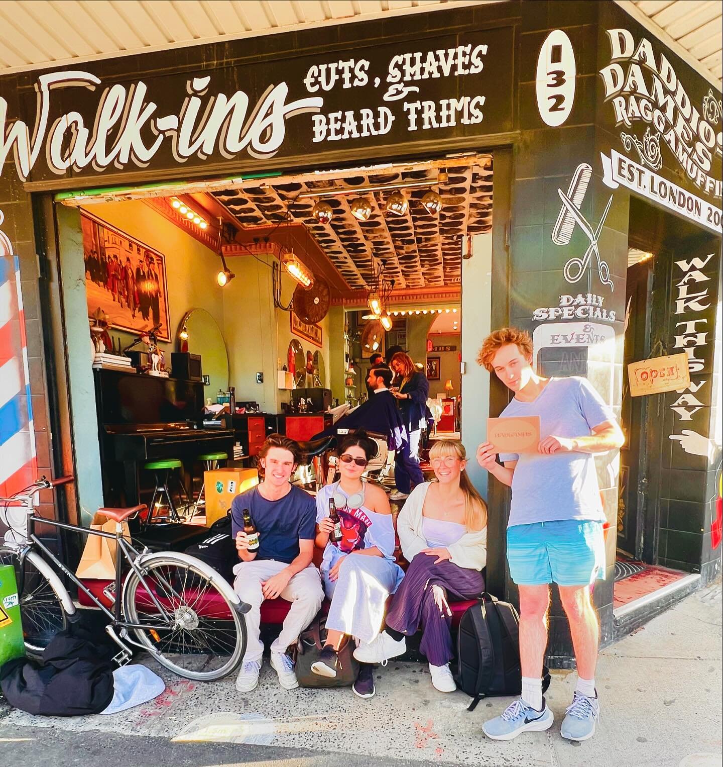 Screenwise crew hanging on the barber corner 🎬💈 - #youngactors #australianactors  #backstreetsbondi #cuts #cornershop #bondibeach