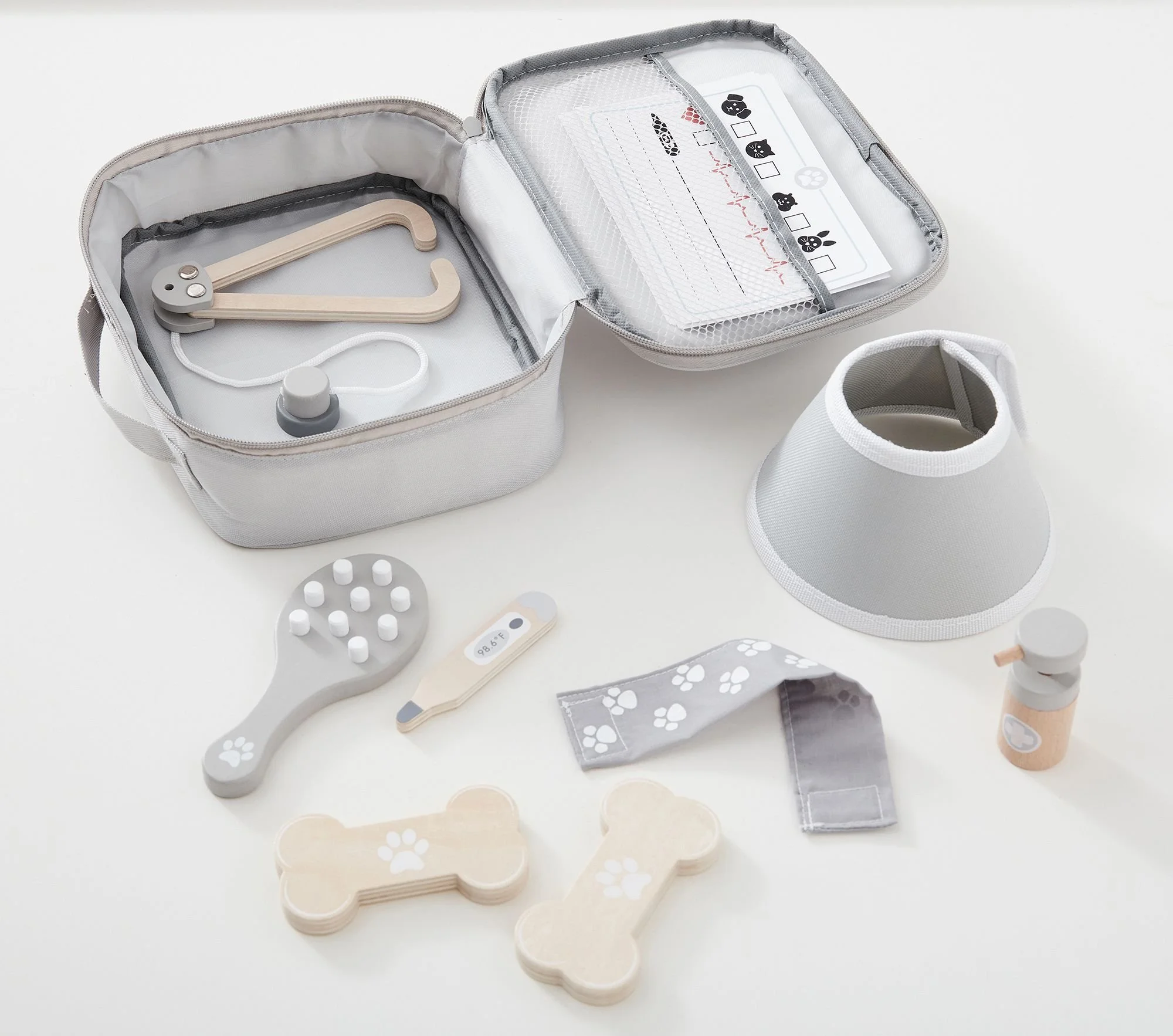 imaginary-veterinary-kit-playset-1-xl.jpeg