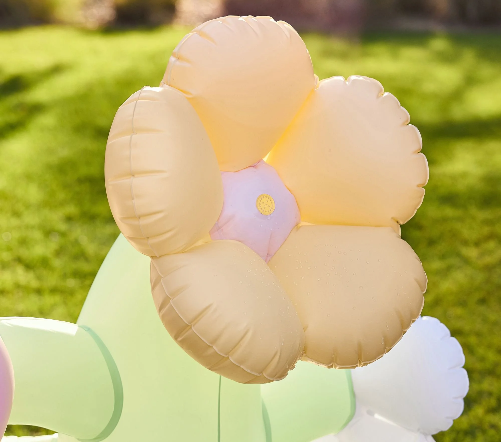 flower-bouquet-inflatable-sprinkler-1-xl (1).jpg