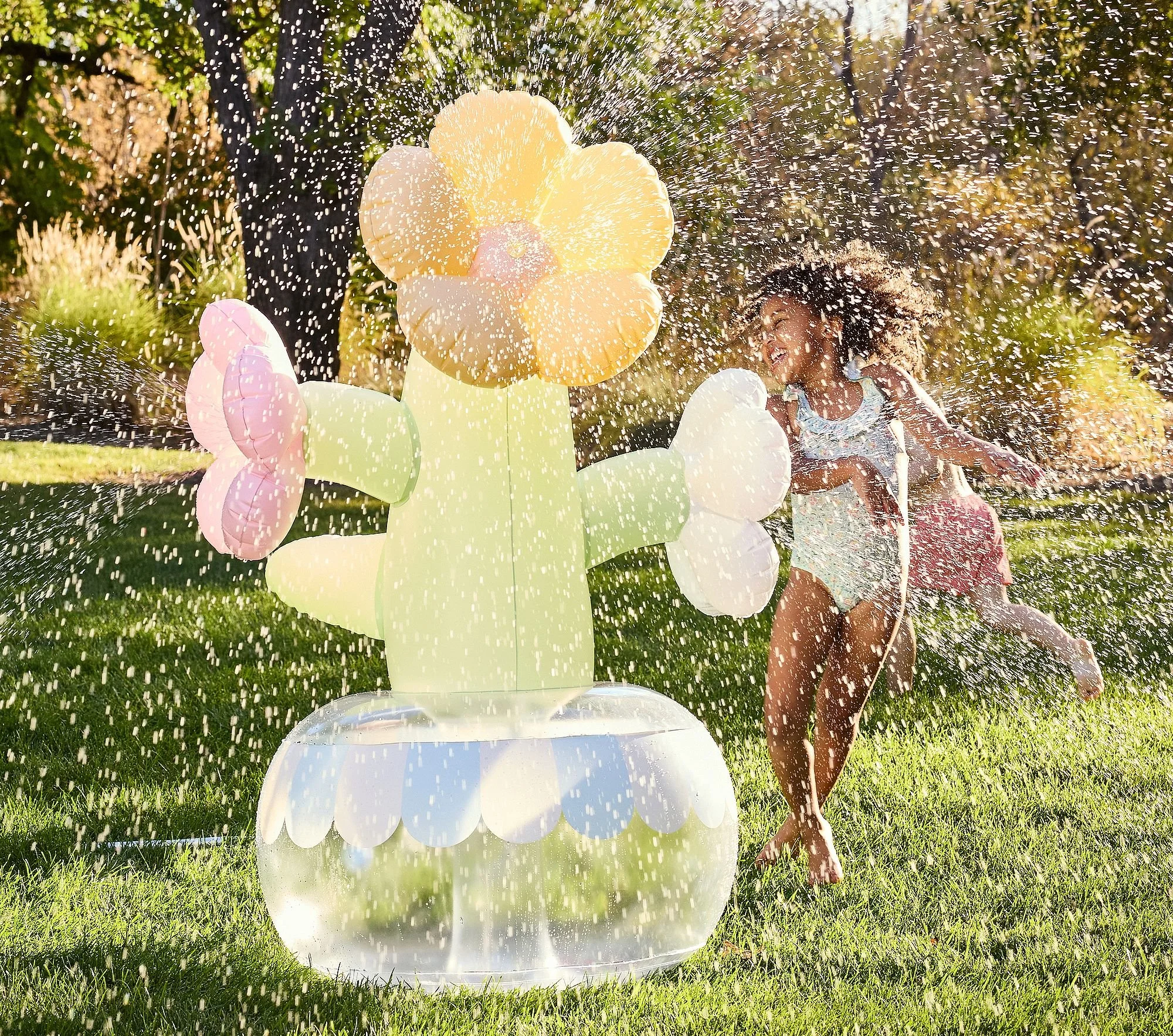 flower-bouquet-inflatable-sprinkler-1-xl.jpg